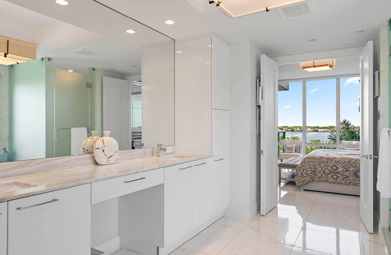 1 WATER CLUB #504, North Palm Beach FL 33408