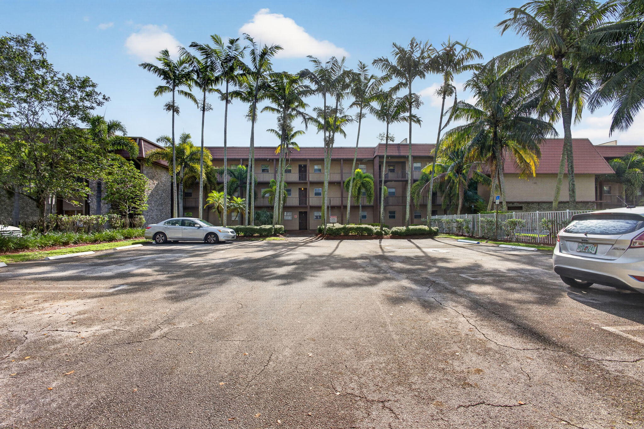 120 Sparrow #304, Royal Palm Beach FL 33411