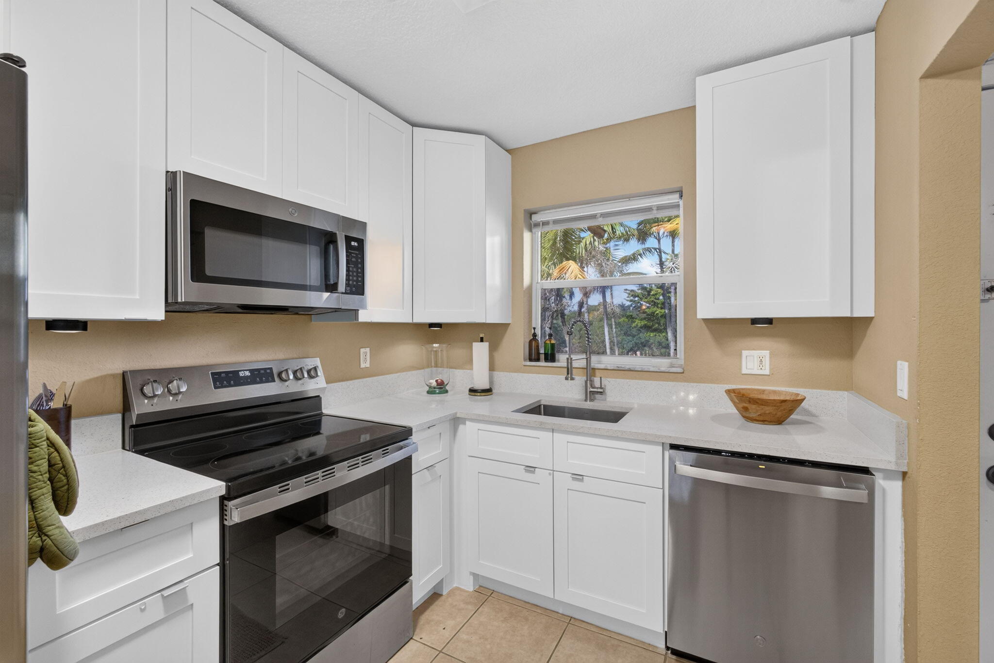 120 Sparrow #304, Royal Palm Beach FL 33411