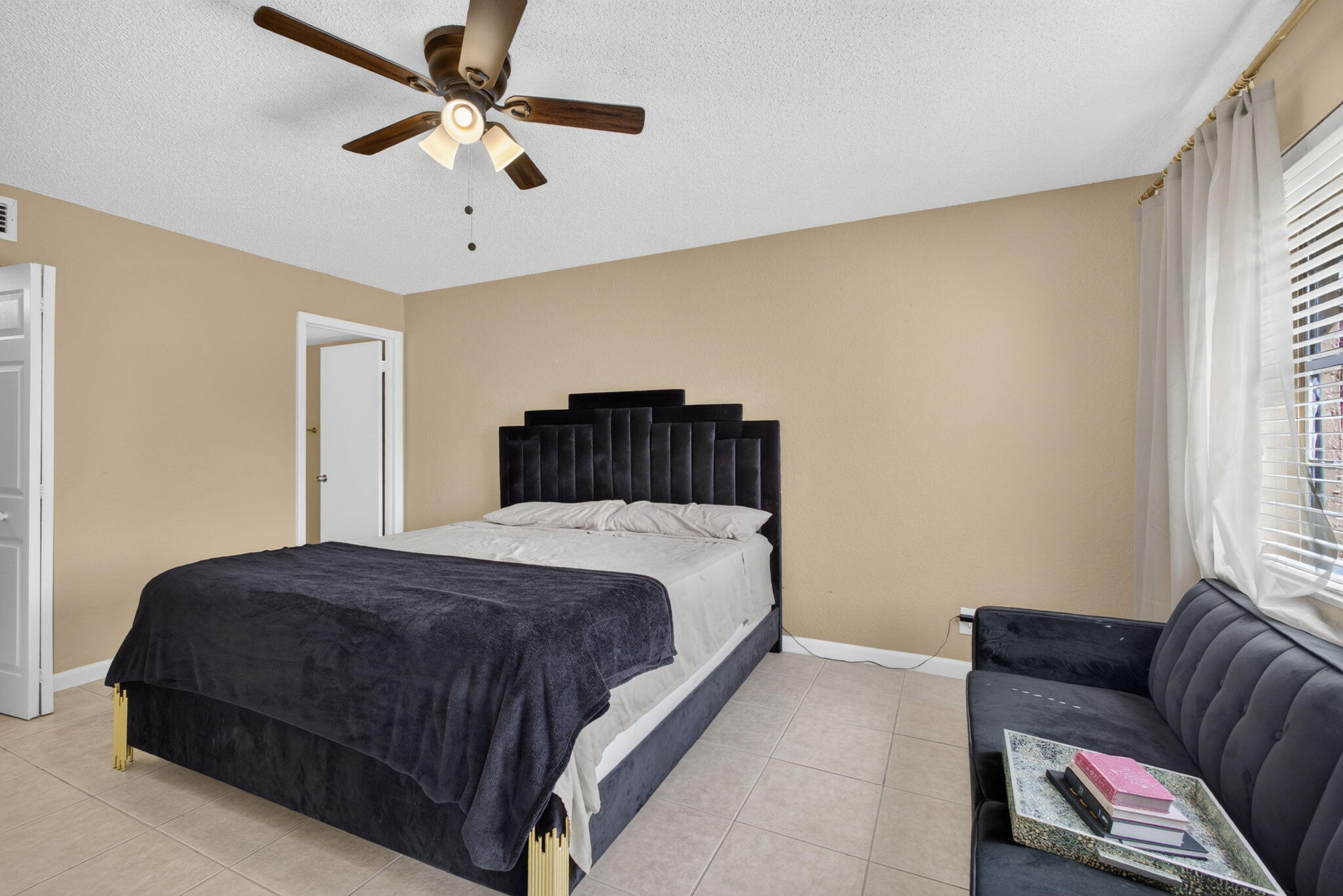 120 Sparrow #304, Royal Palm Beach FL 33411