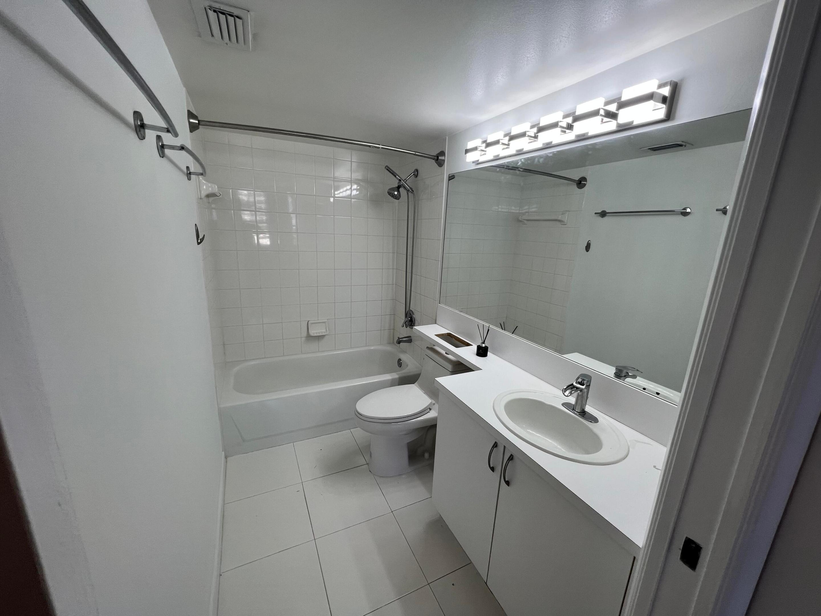 19655 E COUNTRY CLUB #6404, Aventura FL 33180