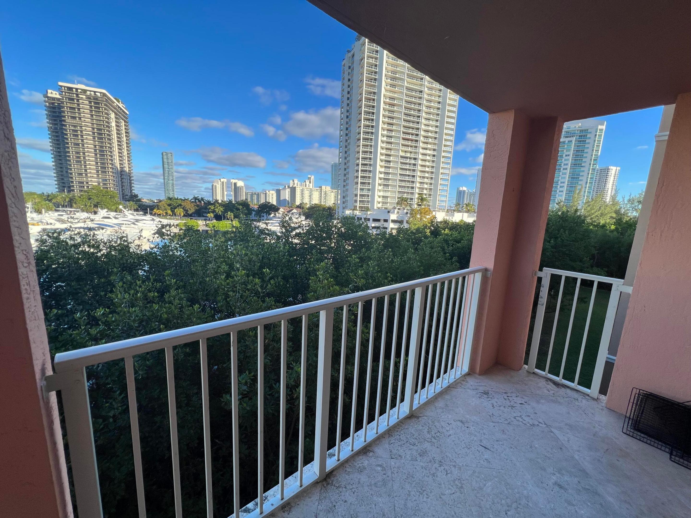 19655 E COUNTRY CLUB #6404, Aventura FL 33180