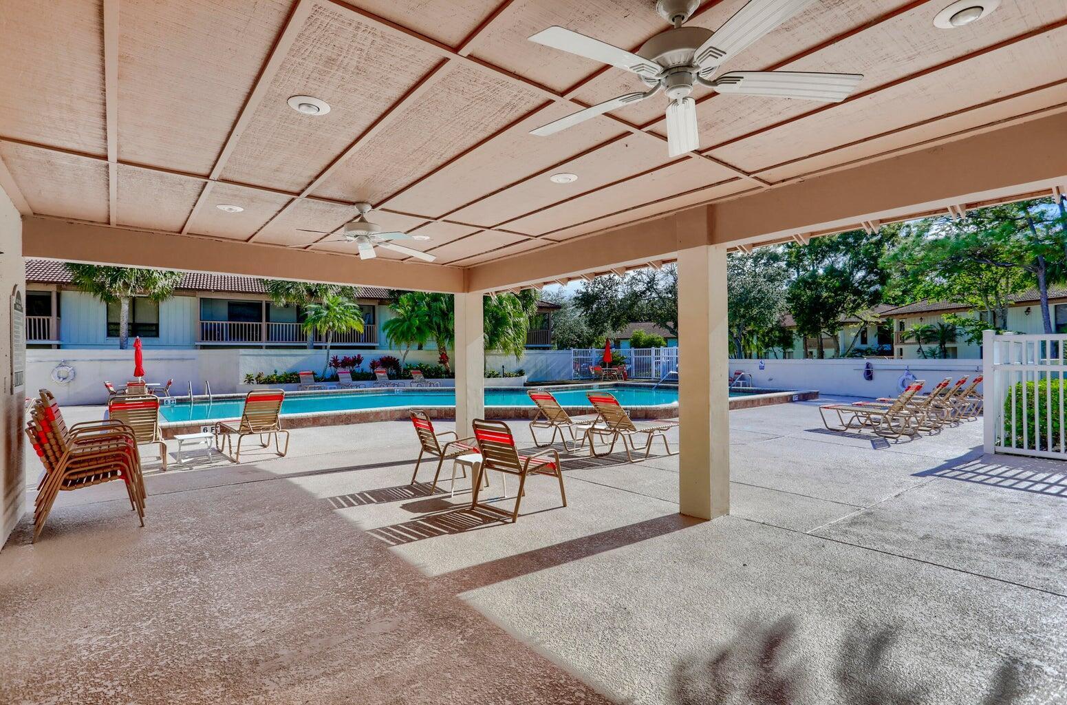 130 Brackenwood, Palm Beach Gardens FL 33418