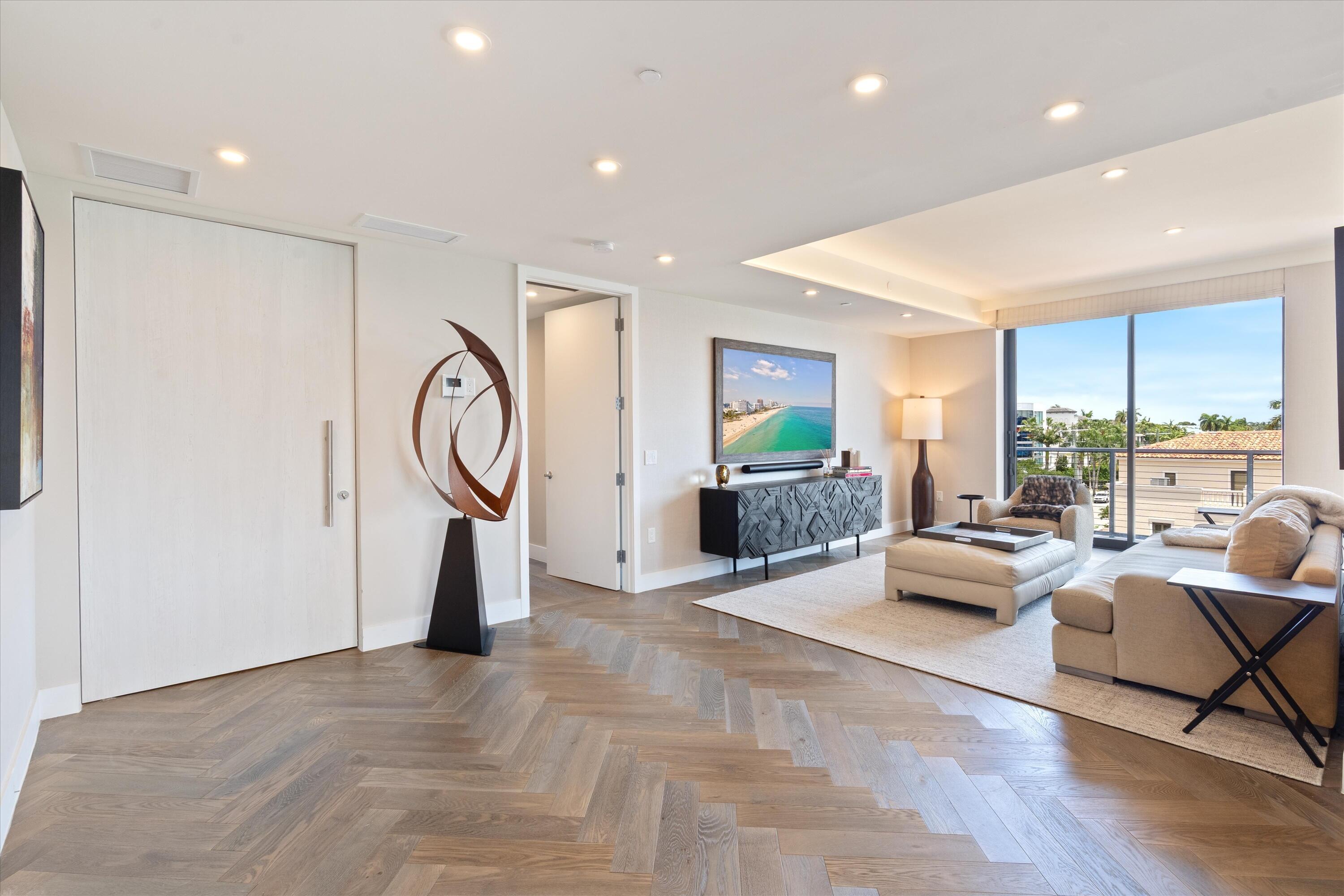 124 HENDRICKS #PH401, Fort Lauderdale FL 33301