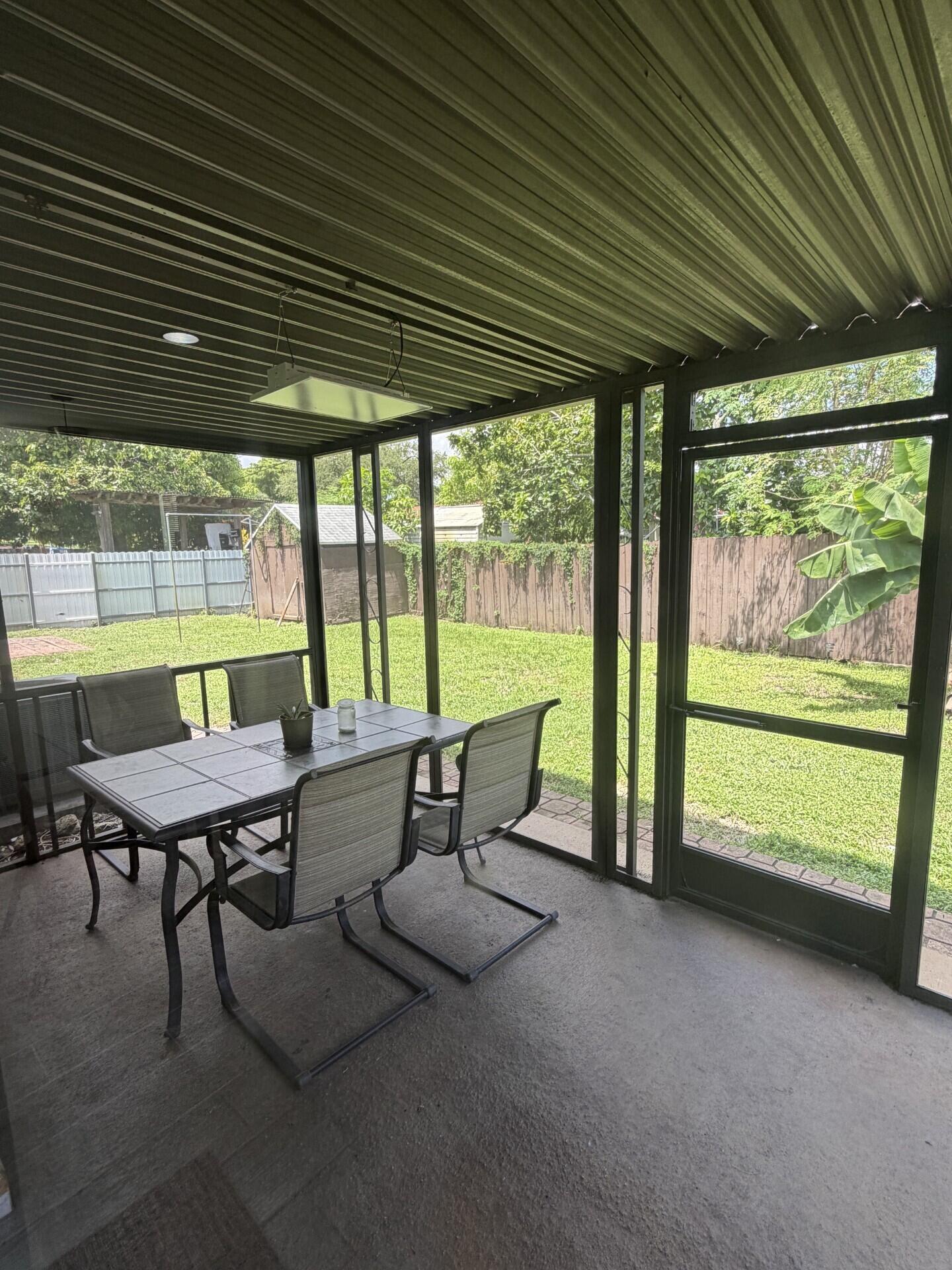 6741 NW 8TH, Margate FL 33063