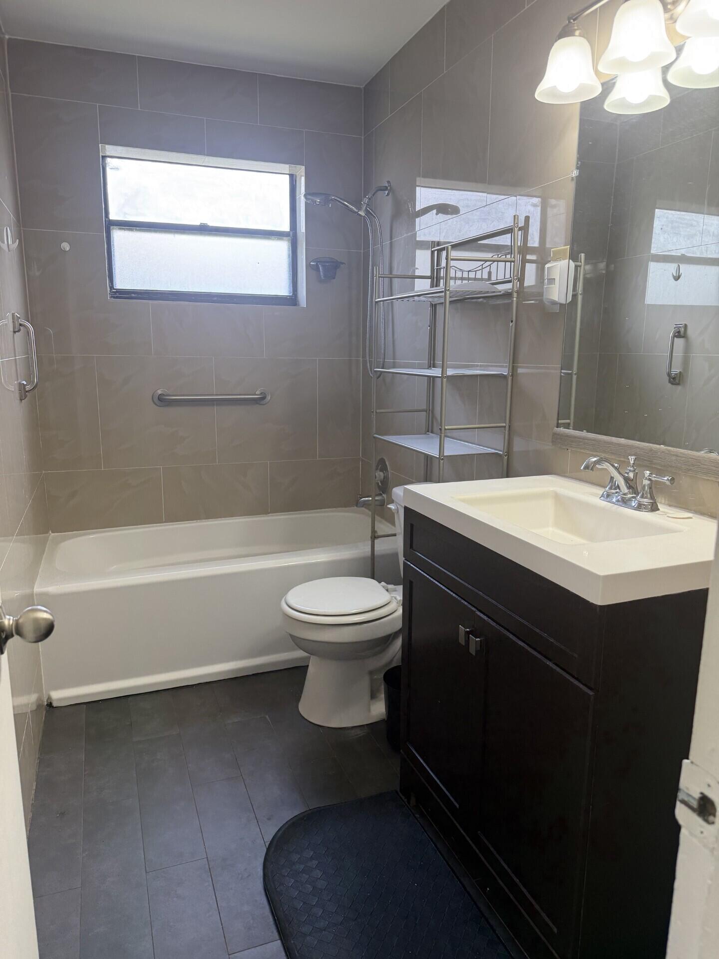 6741 NW 8TH, Margate FL 33063