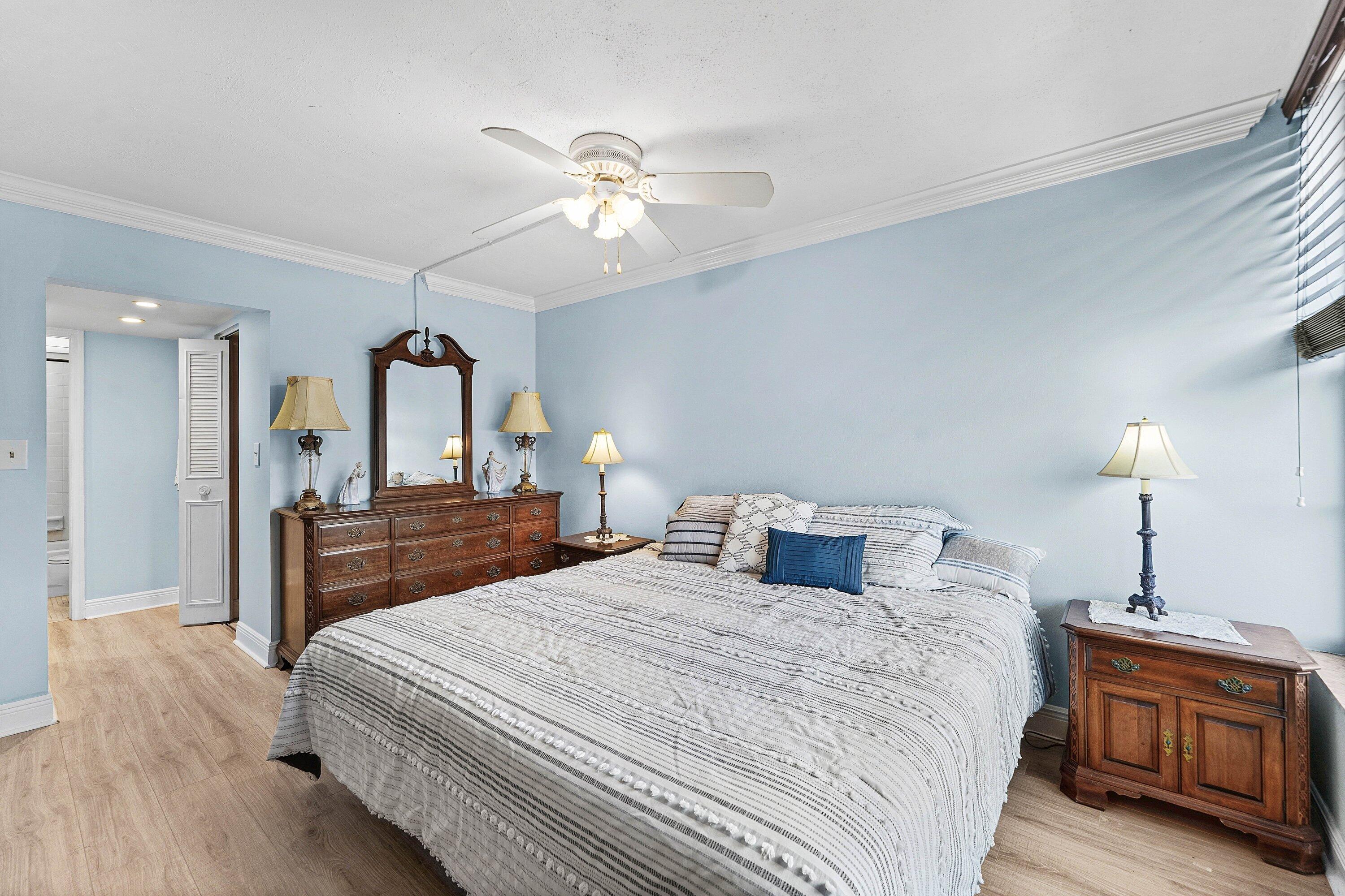 8 N ROYAL PALM #6040, Boca Raton FL 33432