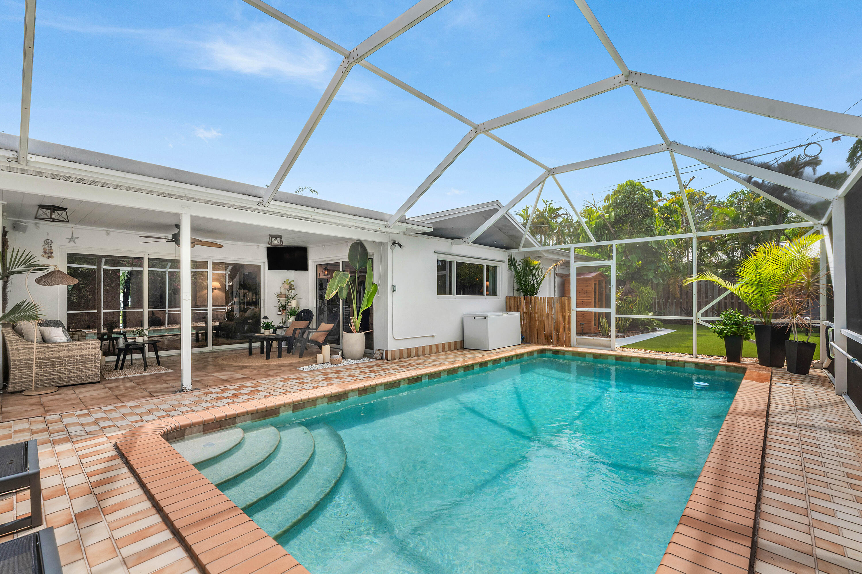 317 DALY, Tequesta FL 33469