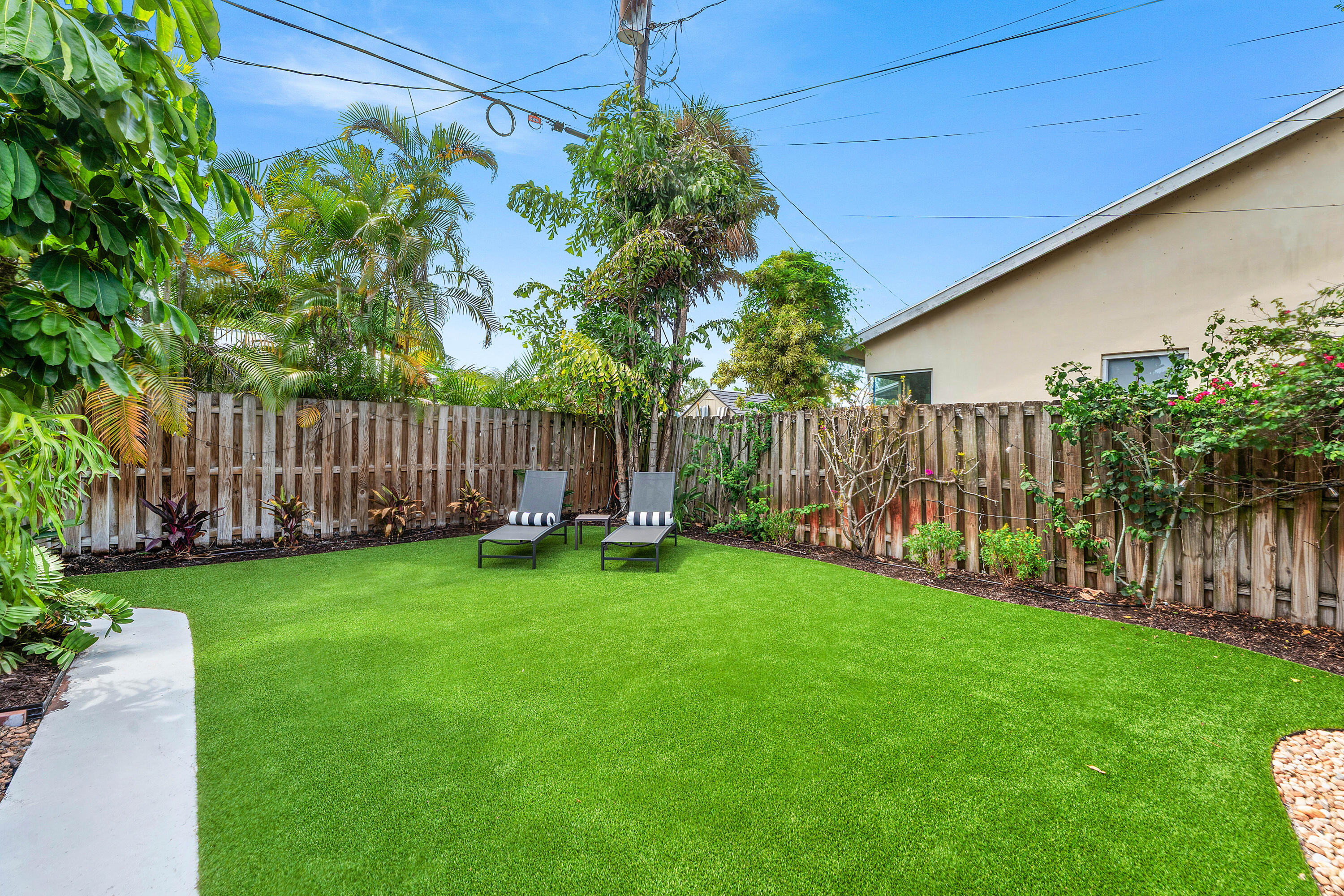 317 DALY, Tequesta FL 33469