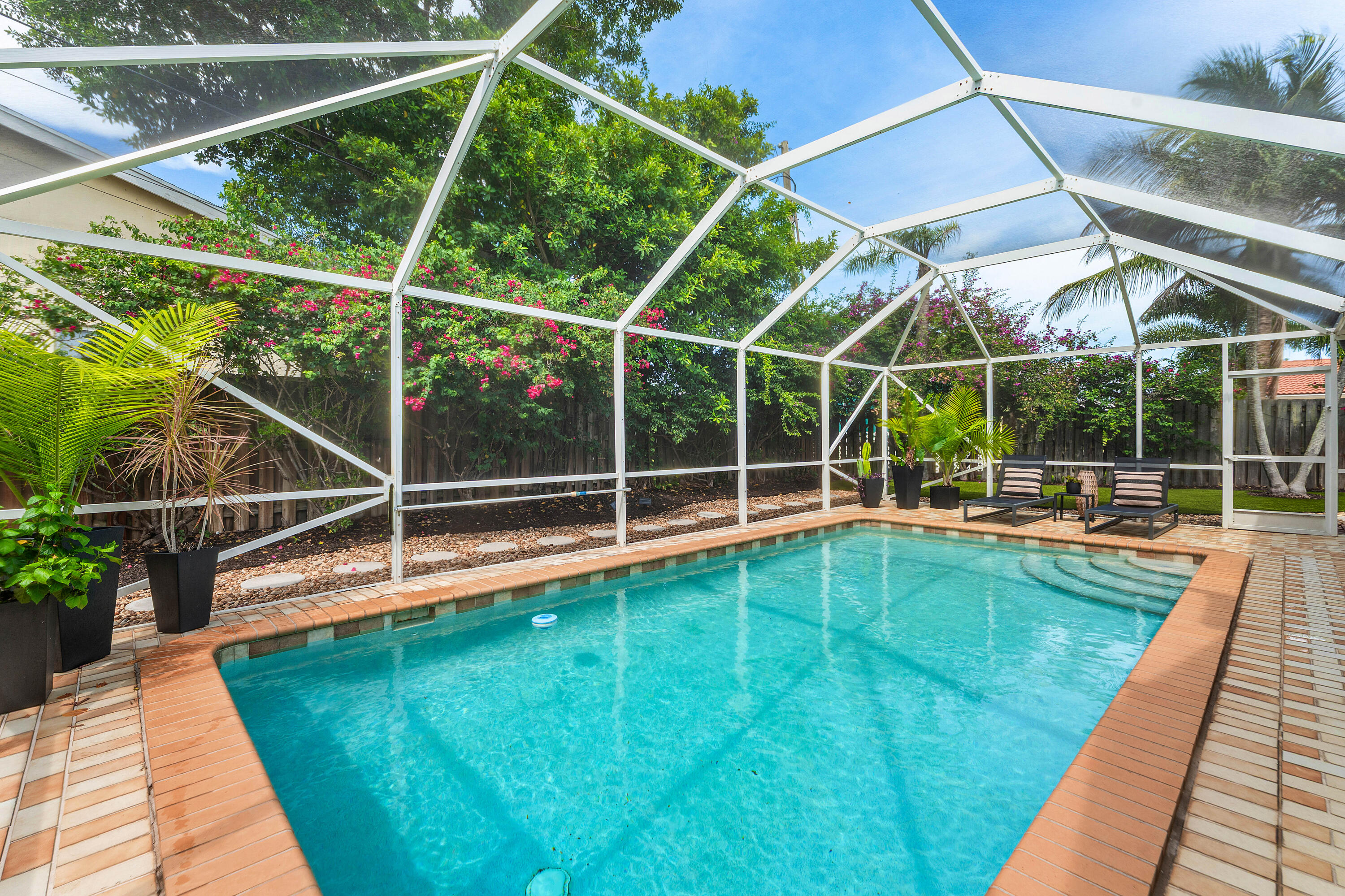 317 DALY, Tequesta FL 33469