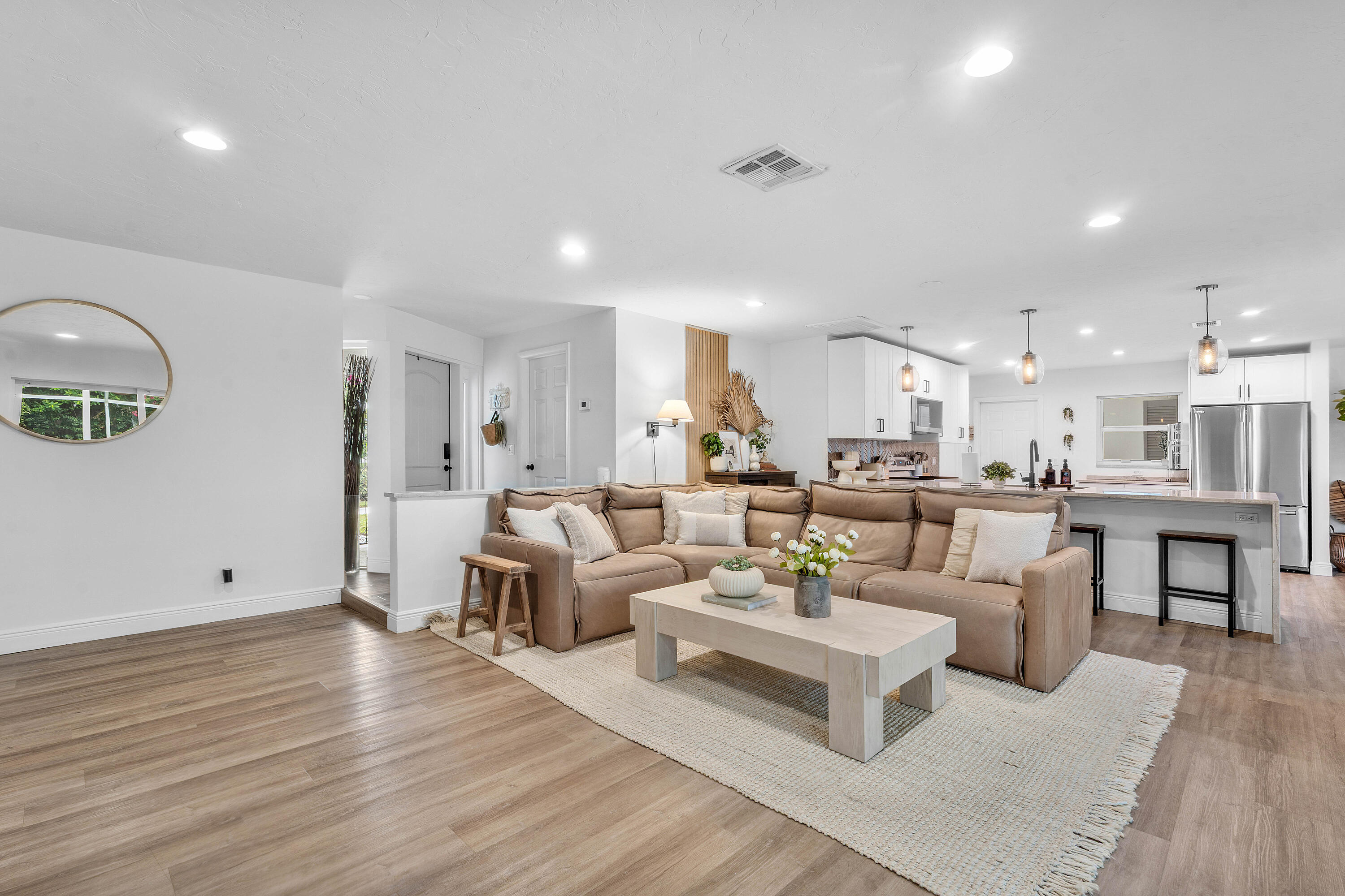 317 DALY, Tequesta FL 33469