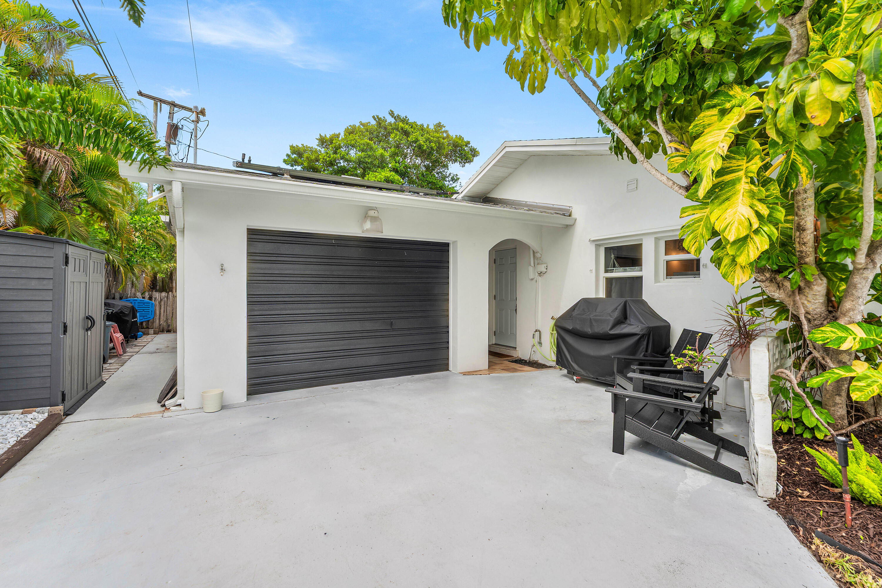 317 DALY, Tequesta FL 33469