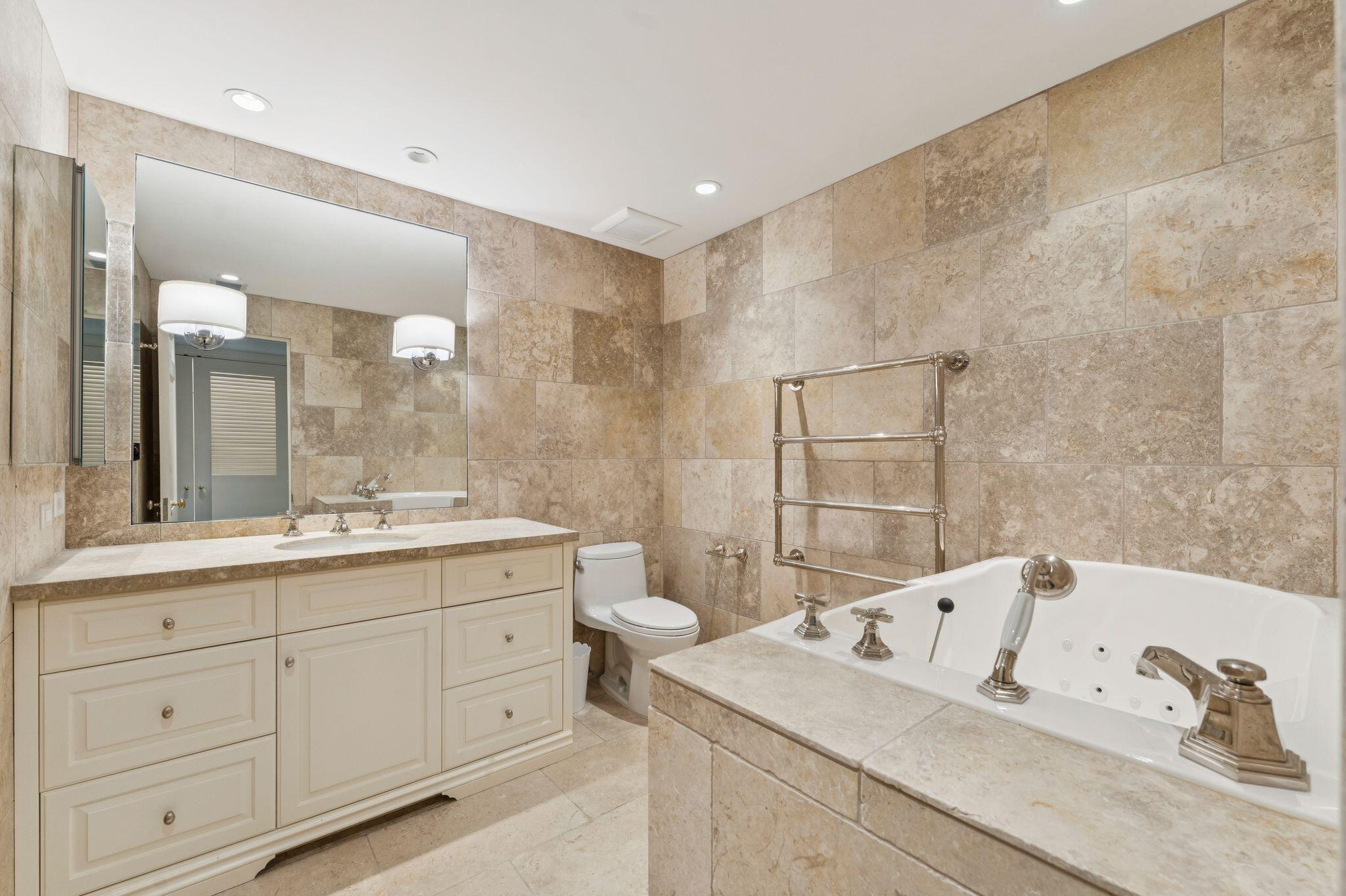 425 WORTH #2F, Palm Beach FL 33480