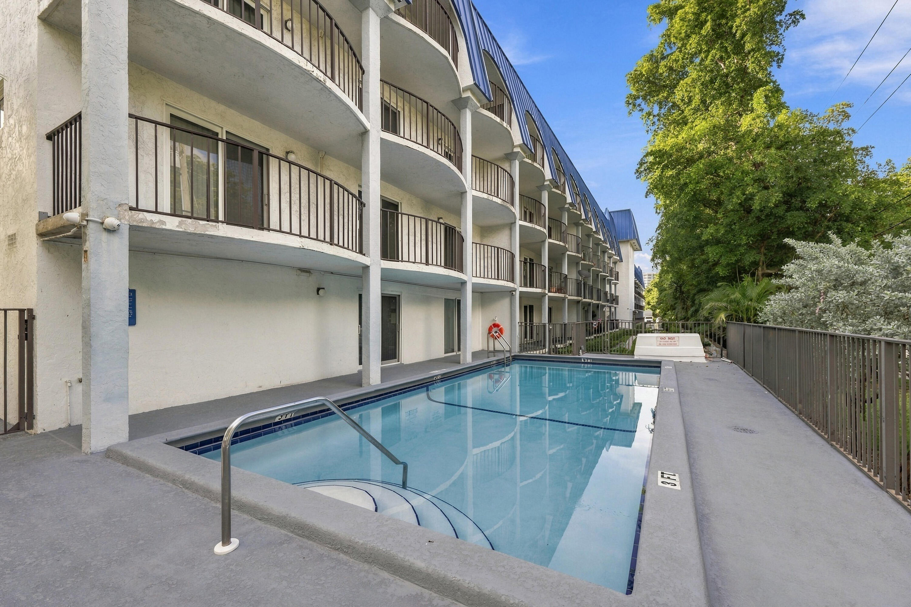 3909 N OCEAN #410, Fort Lauderdale FL 33308