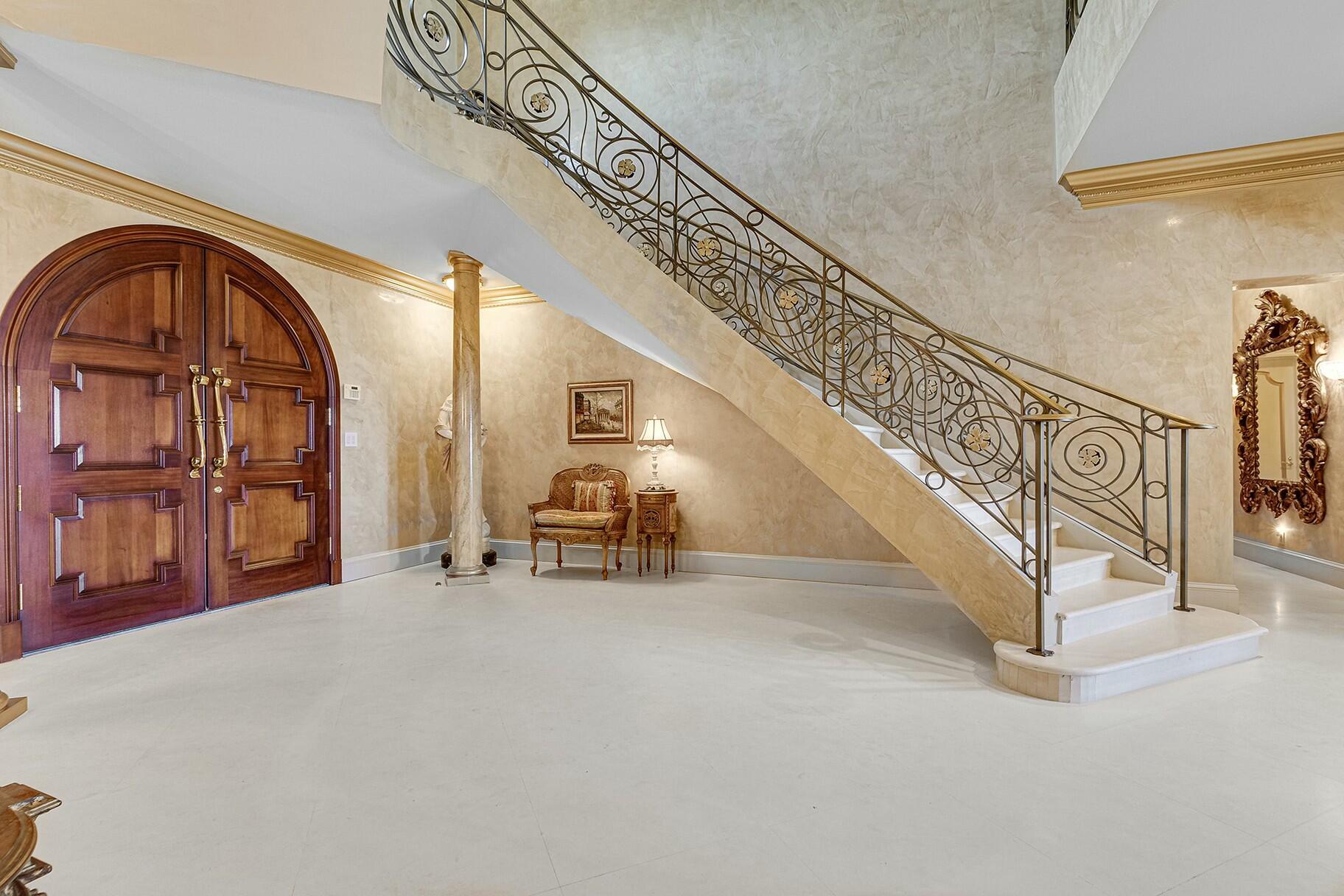 477 S Beach, Jupiter Island FL 33455