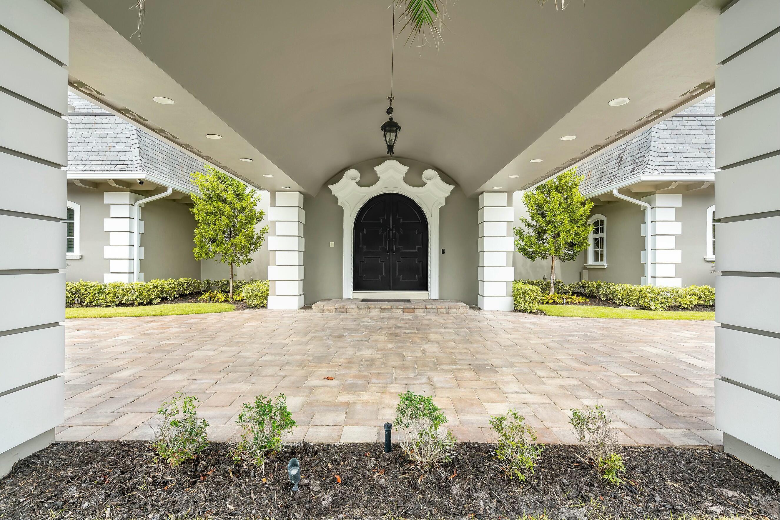 477 S Beach, Jupiter Island FL 33455