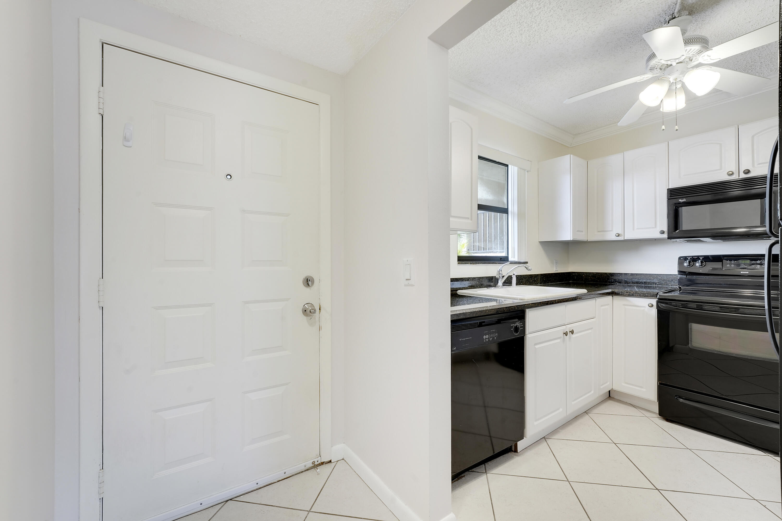 890 N FEDERAL #208, Lantana FL 33462