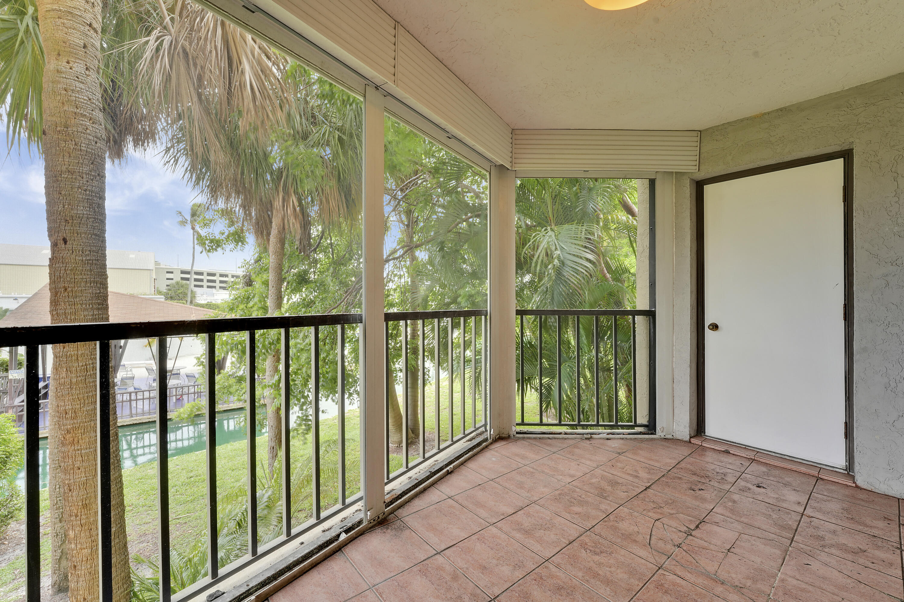 890 N FEDERAL #208, Lantana FL 33462