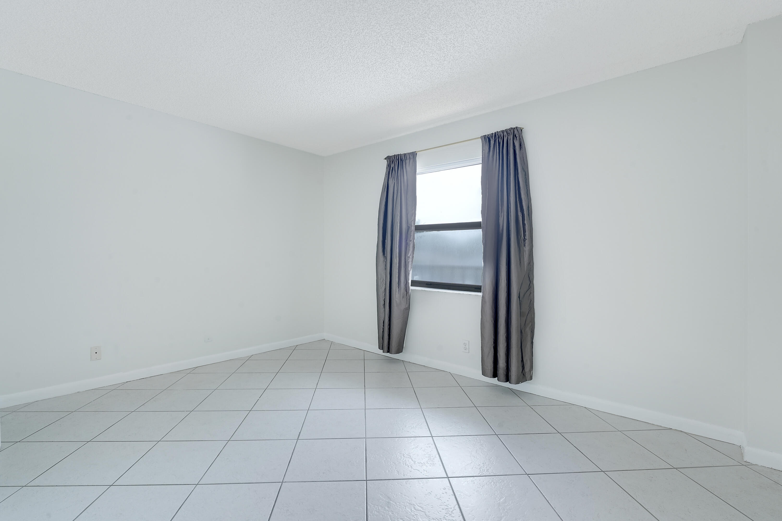 890 N FEDERAL #208, Lantana FL 33462