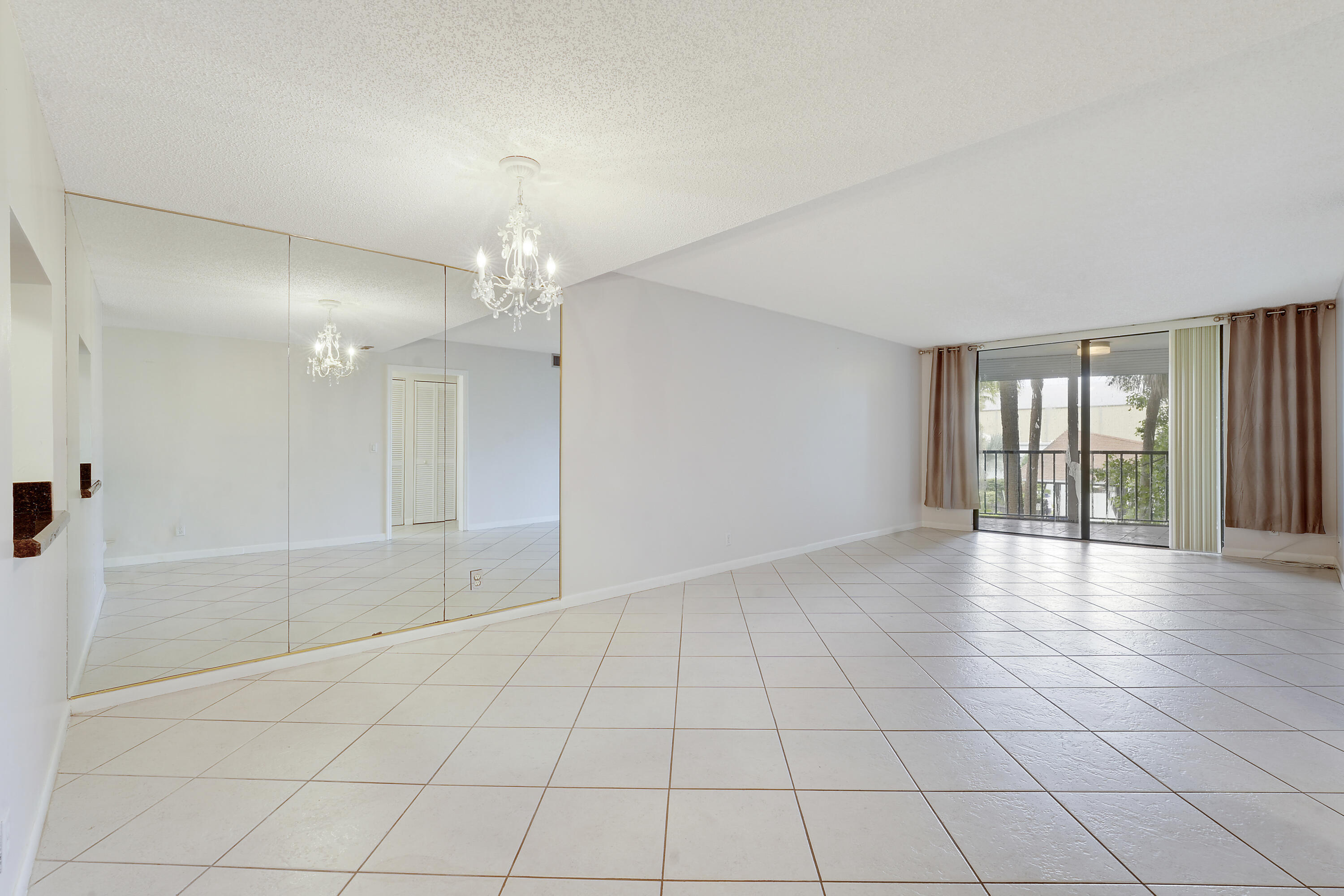 890 N FEDERAL #208, Lantana FL 33462