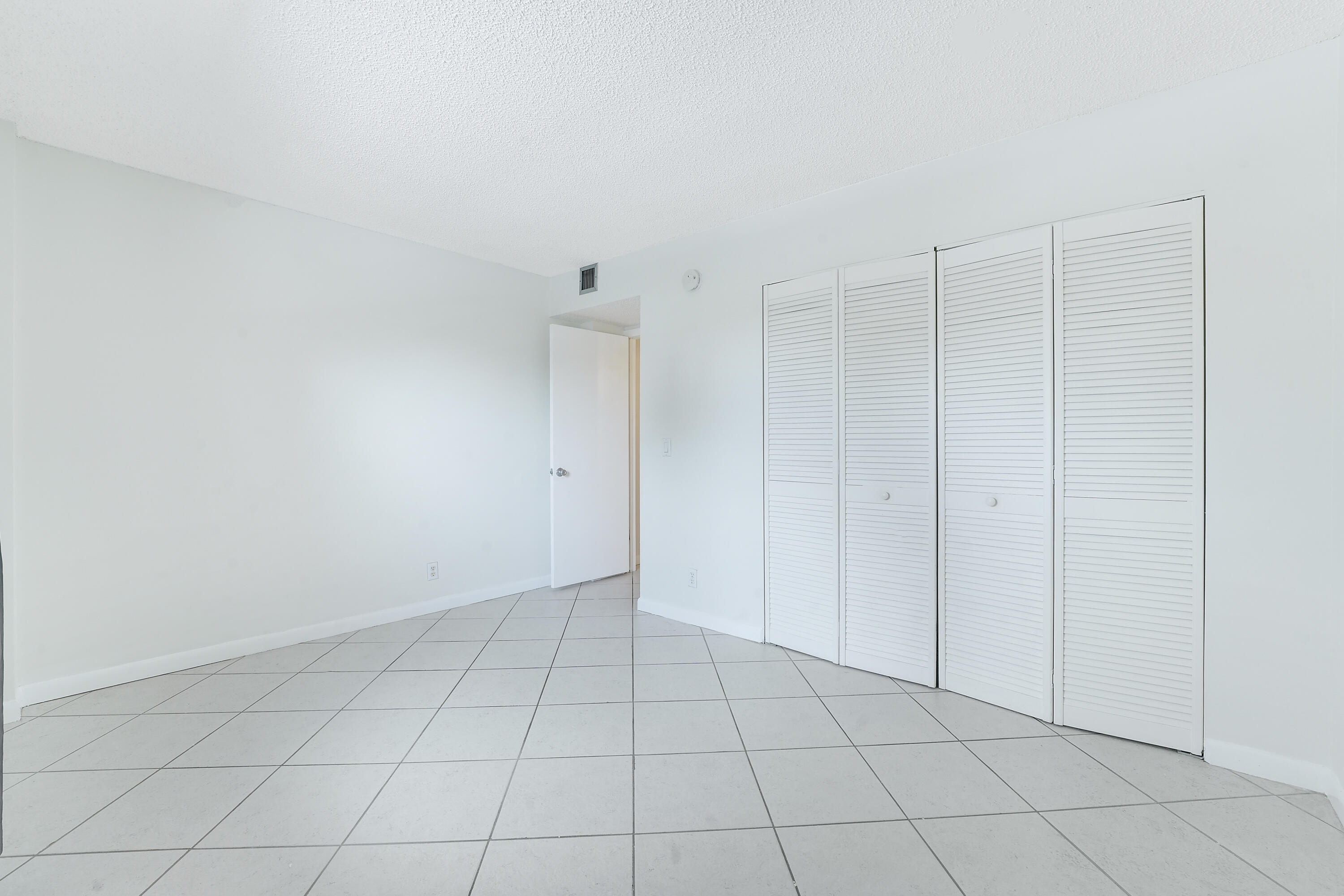 890 N FEDERAL #208, Lantana FL 33462