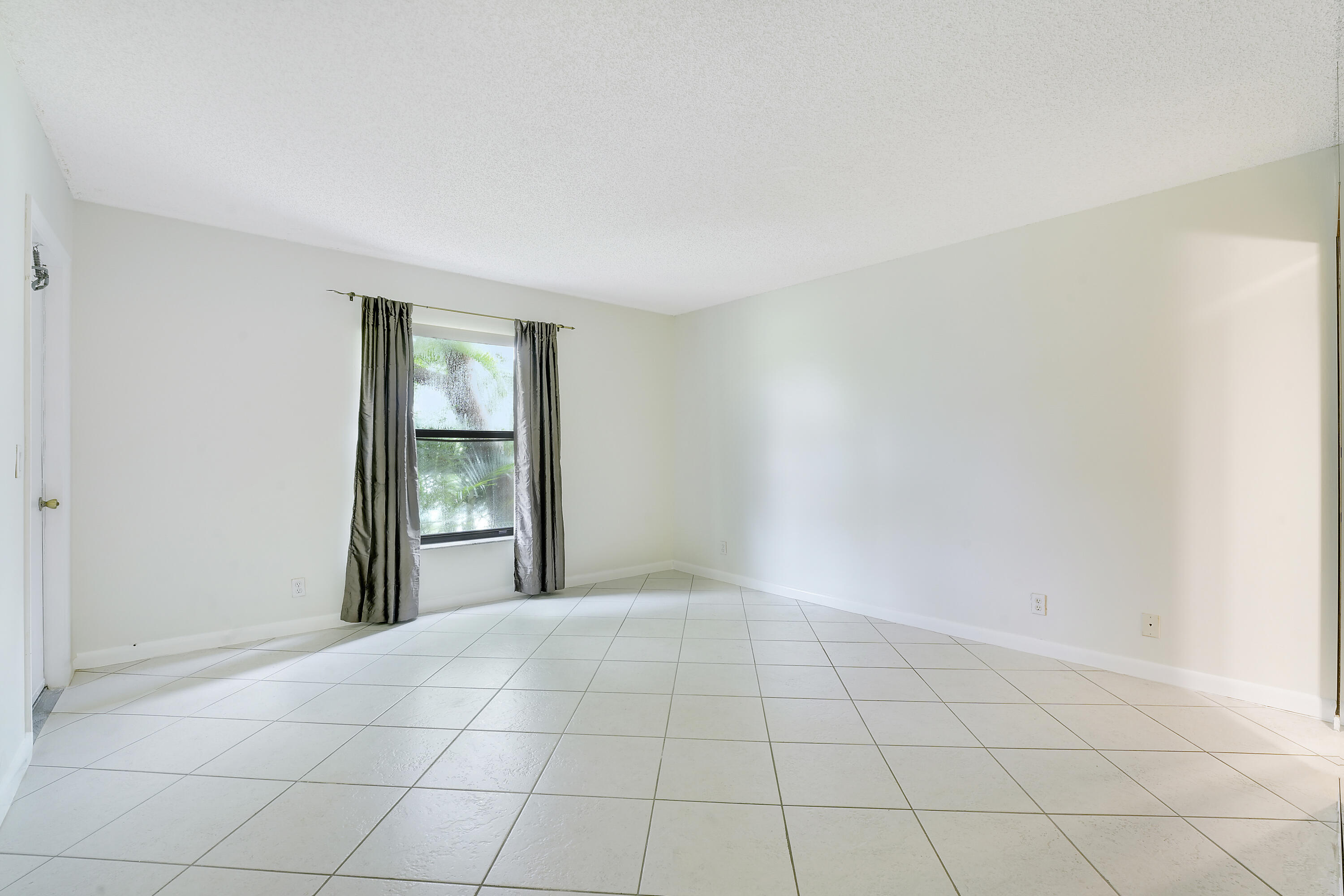 890 N FEDERAL #208, Lantana FL 33462