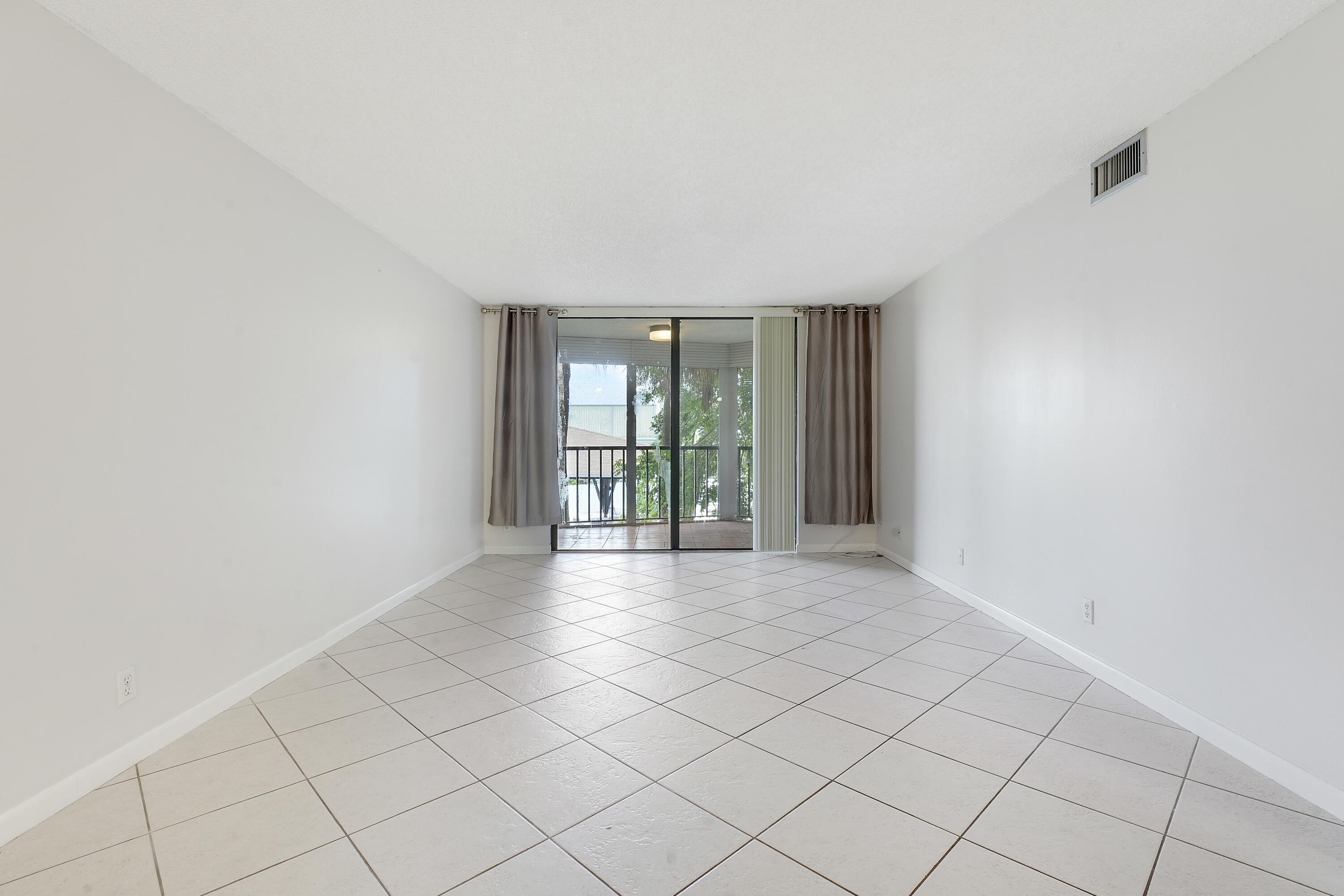 890 N FEDERAL #208, Lantana FL 33462