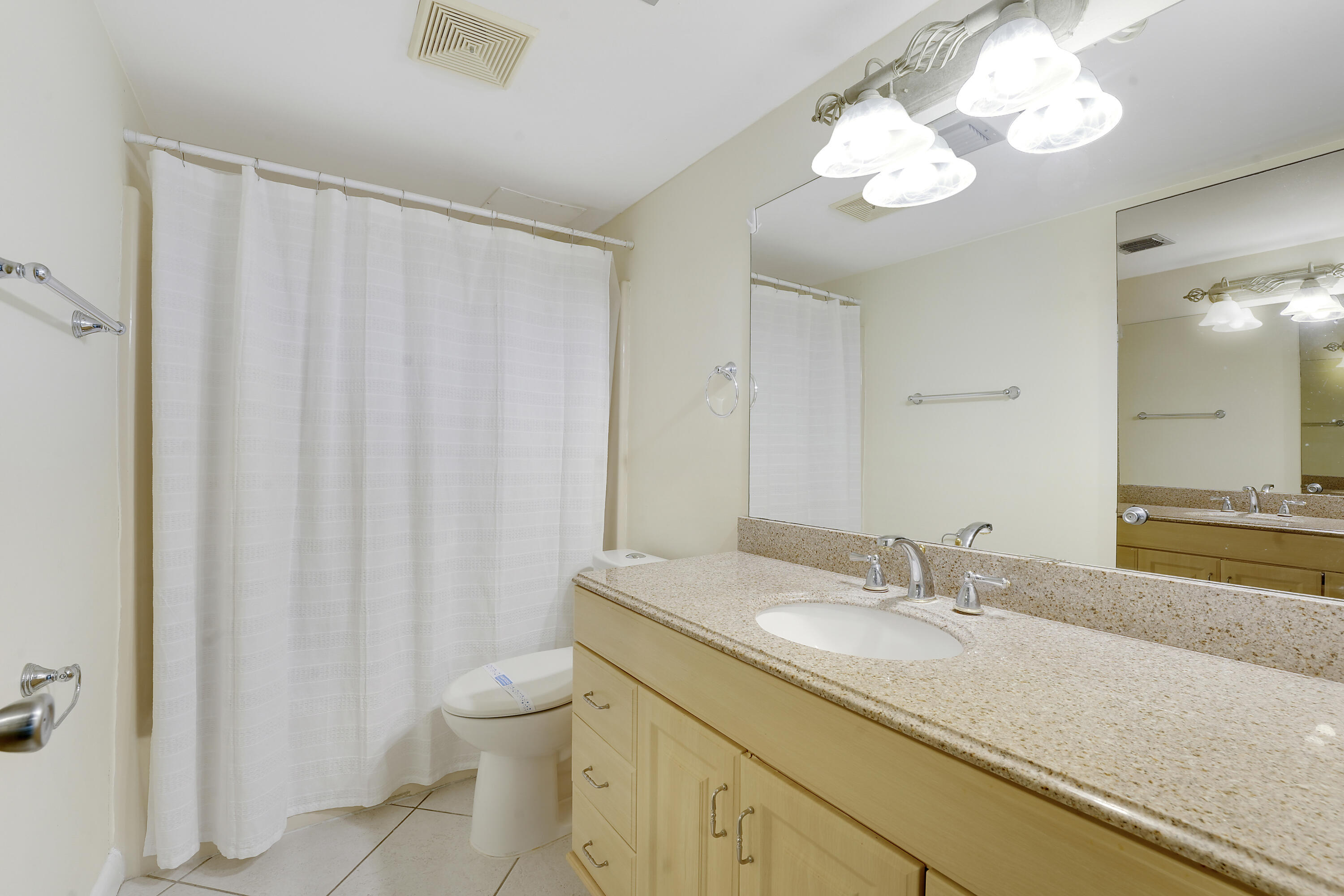 890 N FEDERAL #208, Lantana FL 33462
