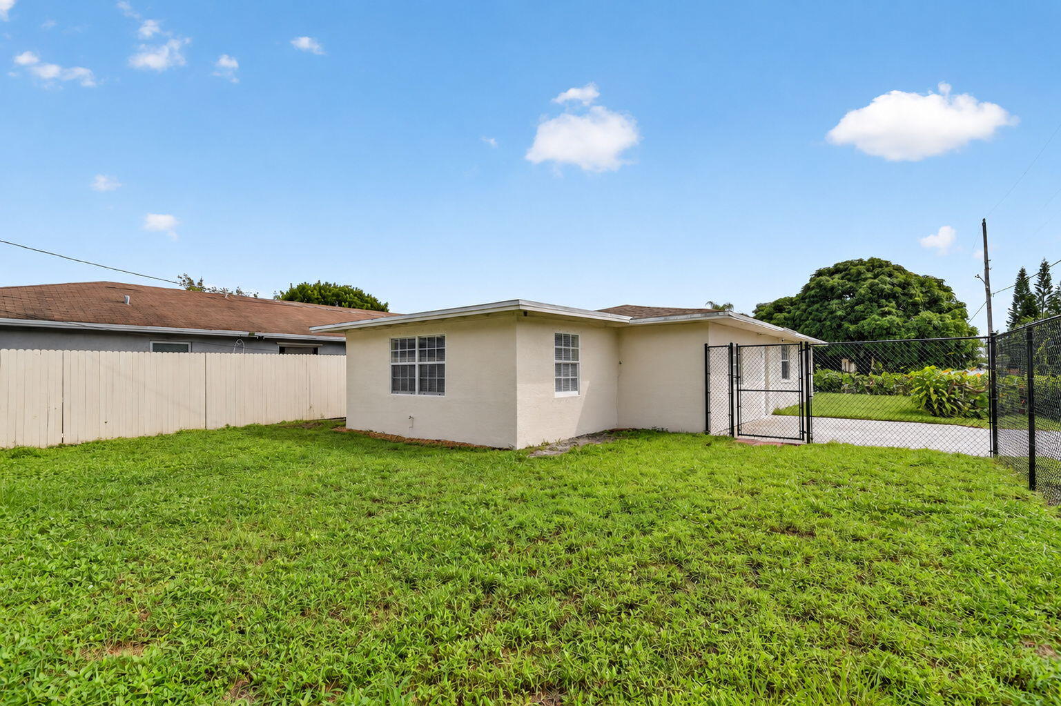 603 N Broadway, Lantana FL 33462