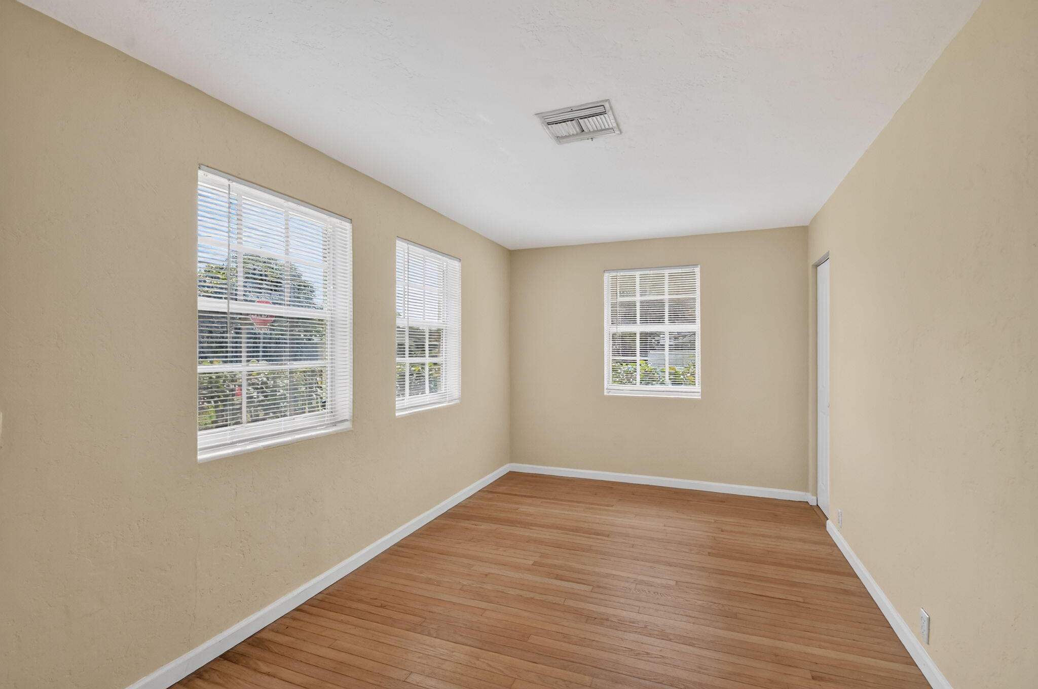 603 N Broadway, Lantana FL 33462