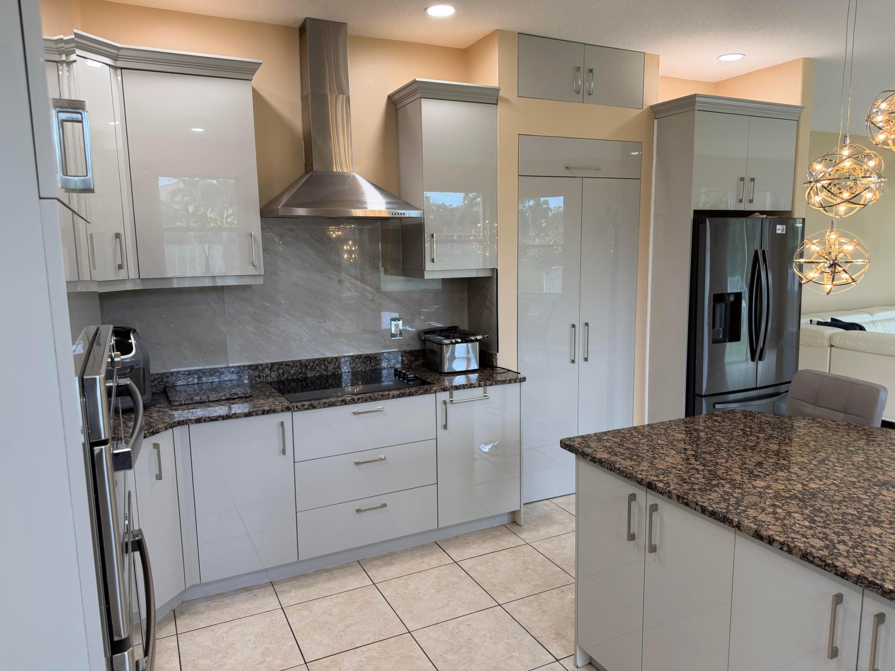 2243 RIDGEWOOD, Royal Palm Beach FL 33411