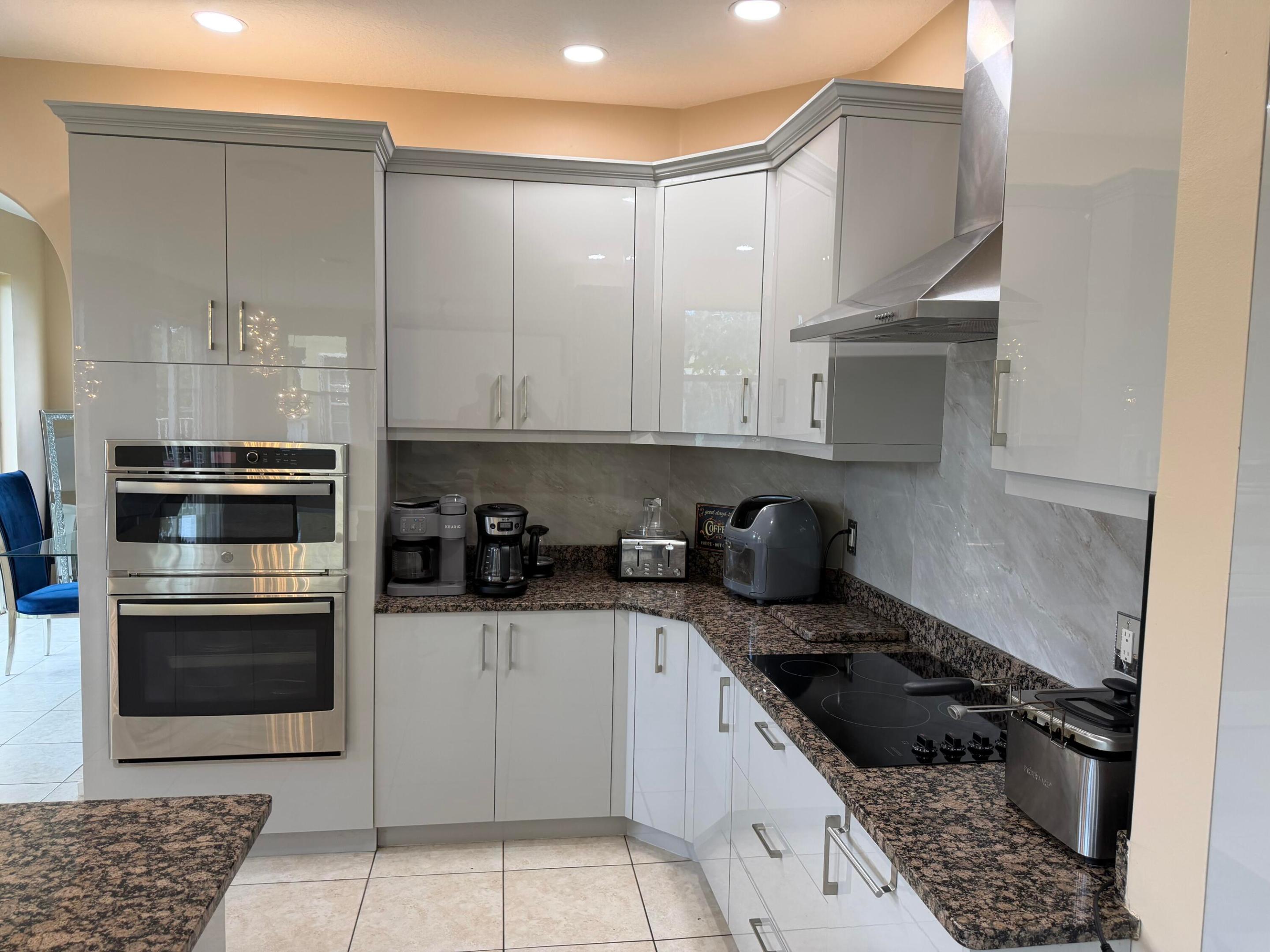 2243 RIDGEWOOD, Royal Palm Beach FL 33411
