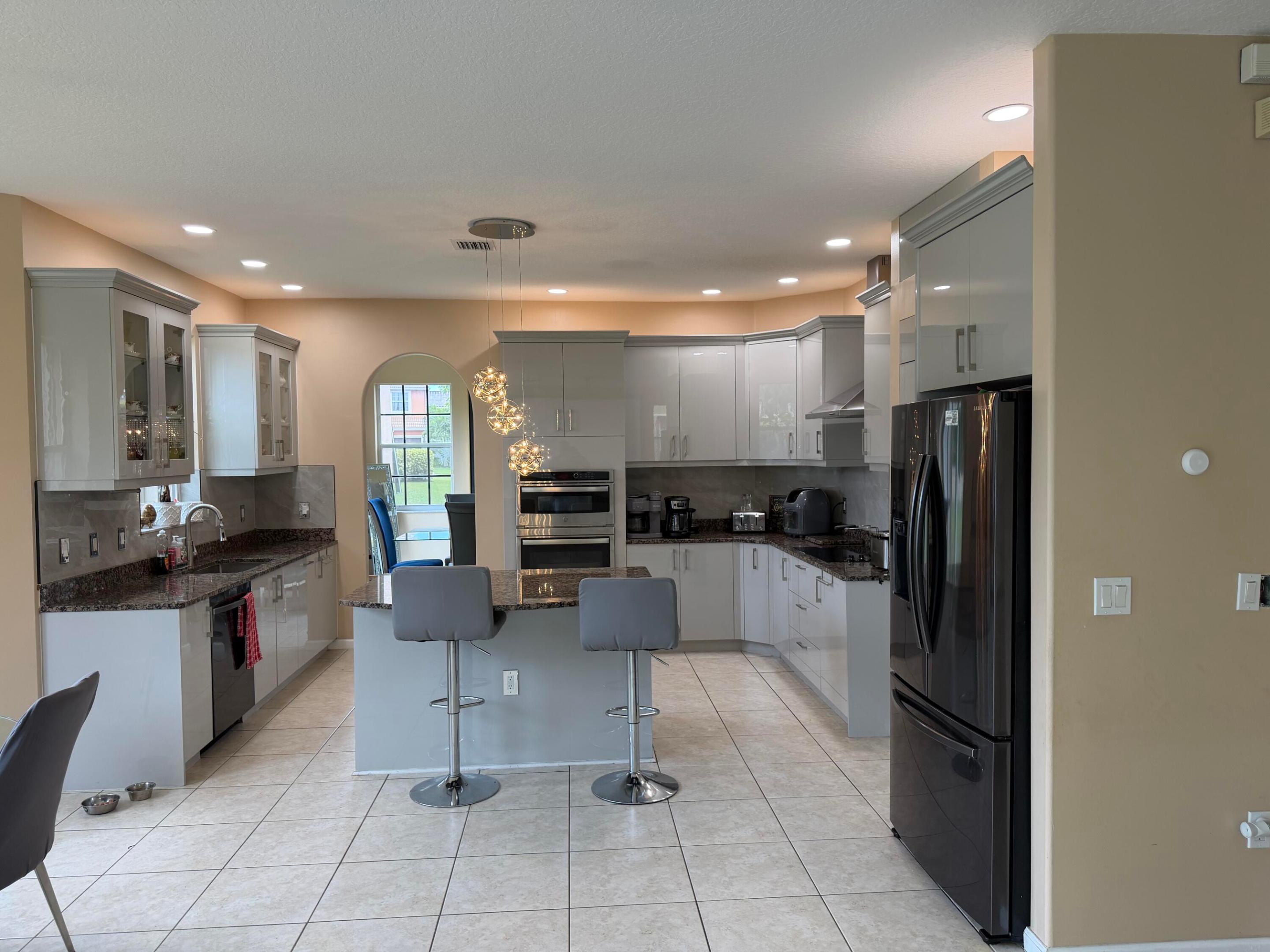 2243 RIDGEWOOD, Royal Palm Beach FL 33411