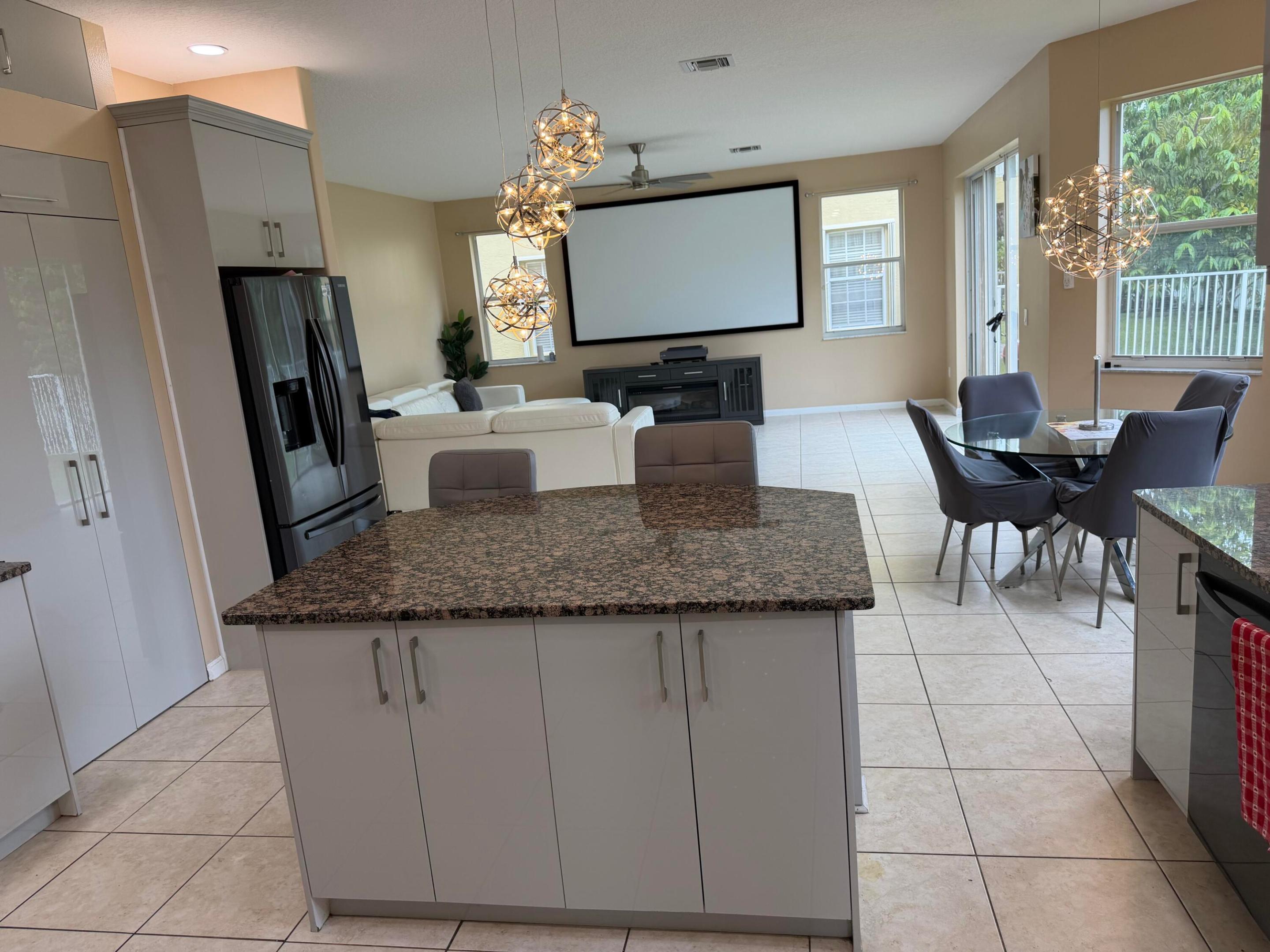 2243 RIDGEWOOD, Royal Palm Beach FL 33411