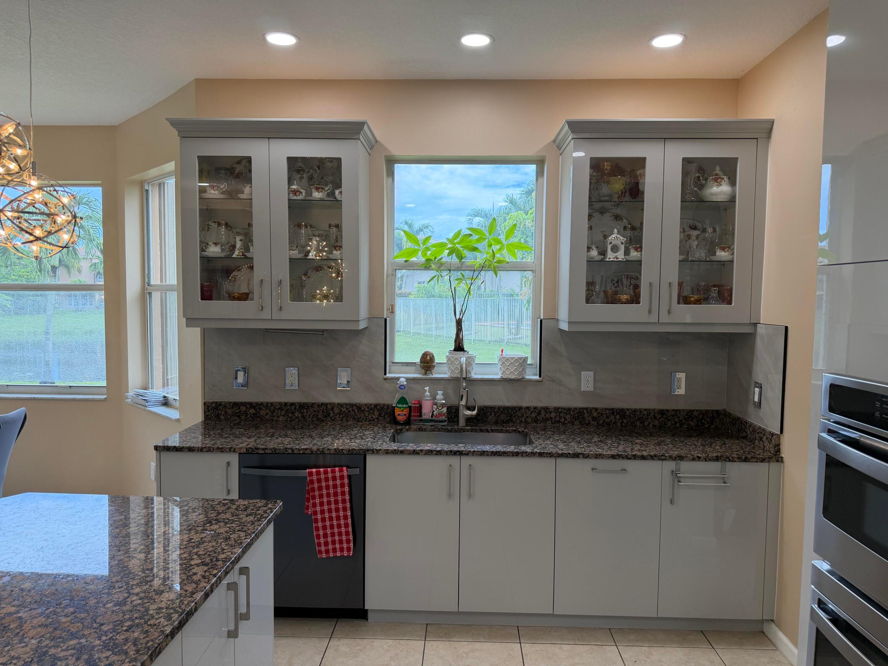 2243 RIDGEWOOD, Royal Palm Beach FL 33411