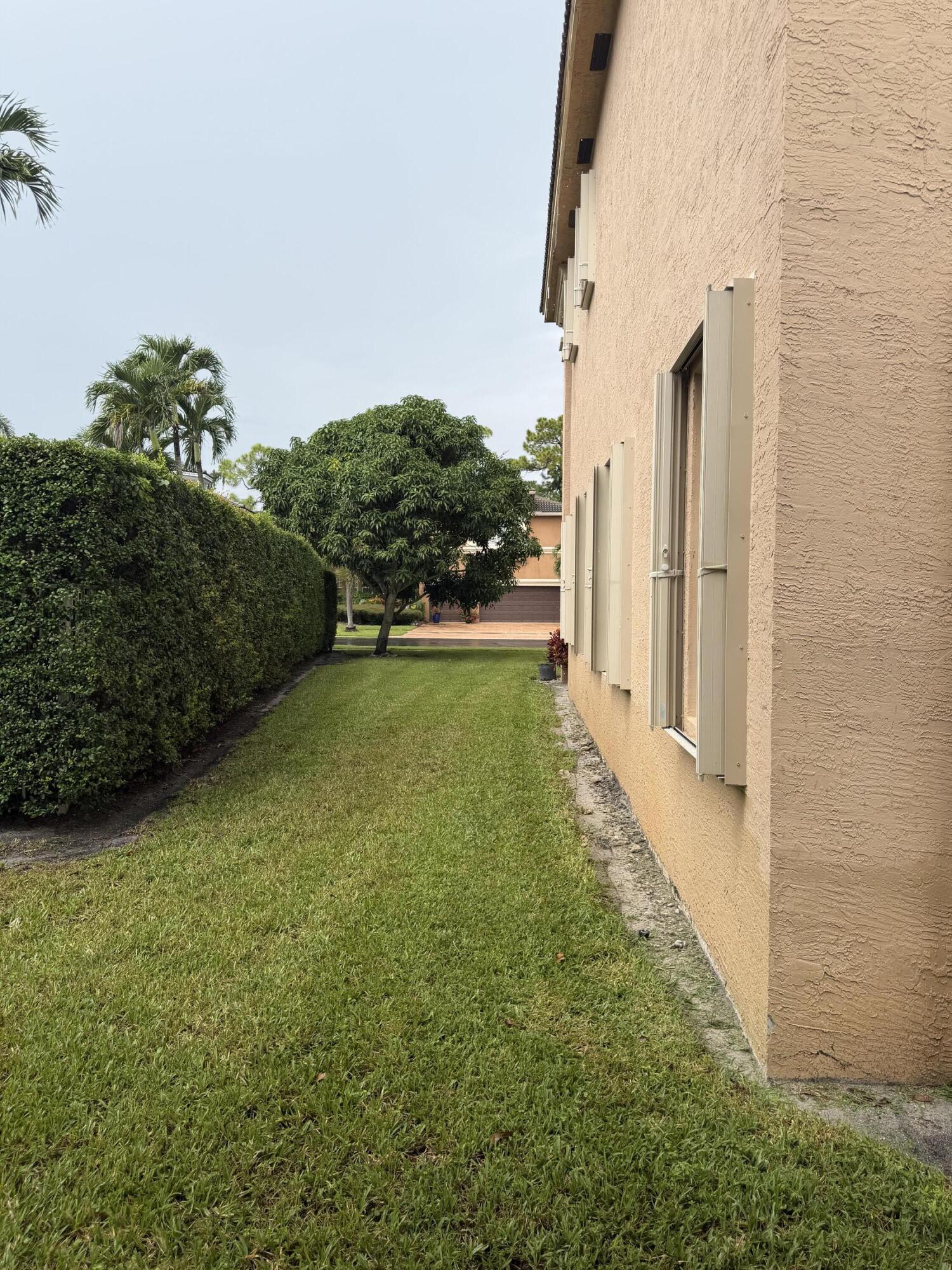 2243 RIDGEWOOD, Royal Palm Beach FL 33411