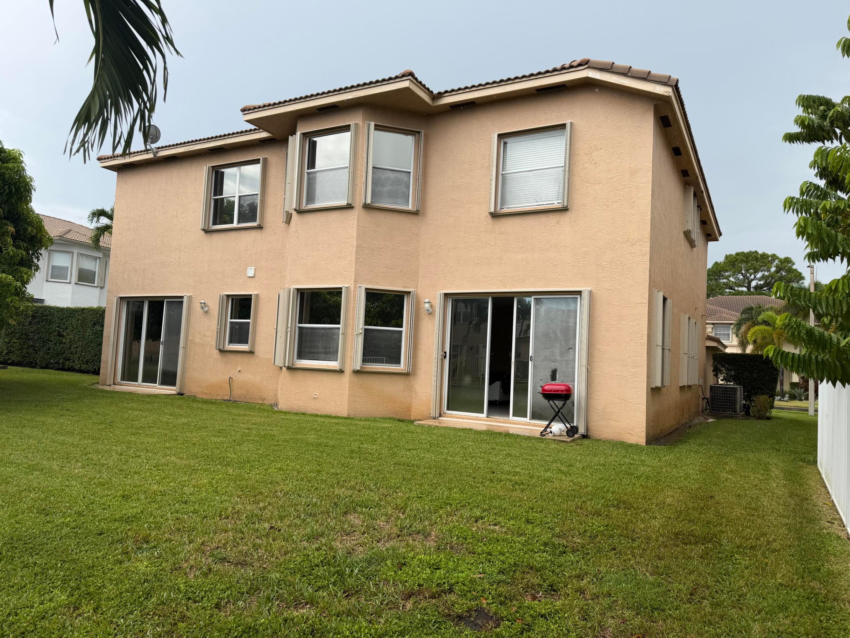 2243 RIDGEWOOD, Royal Palm Beach FL 33411