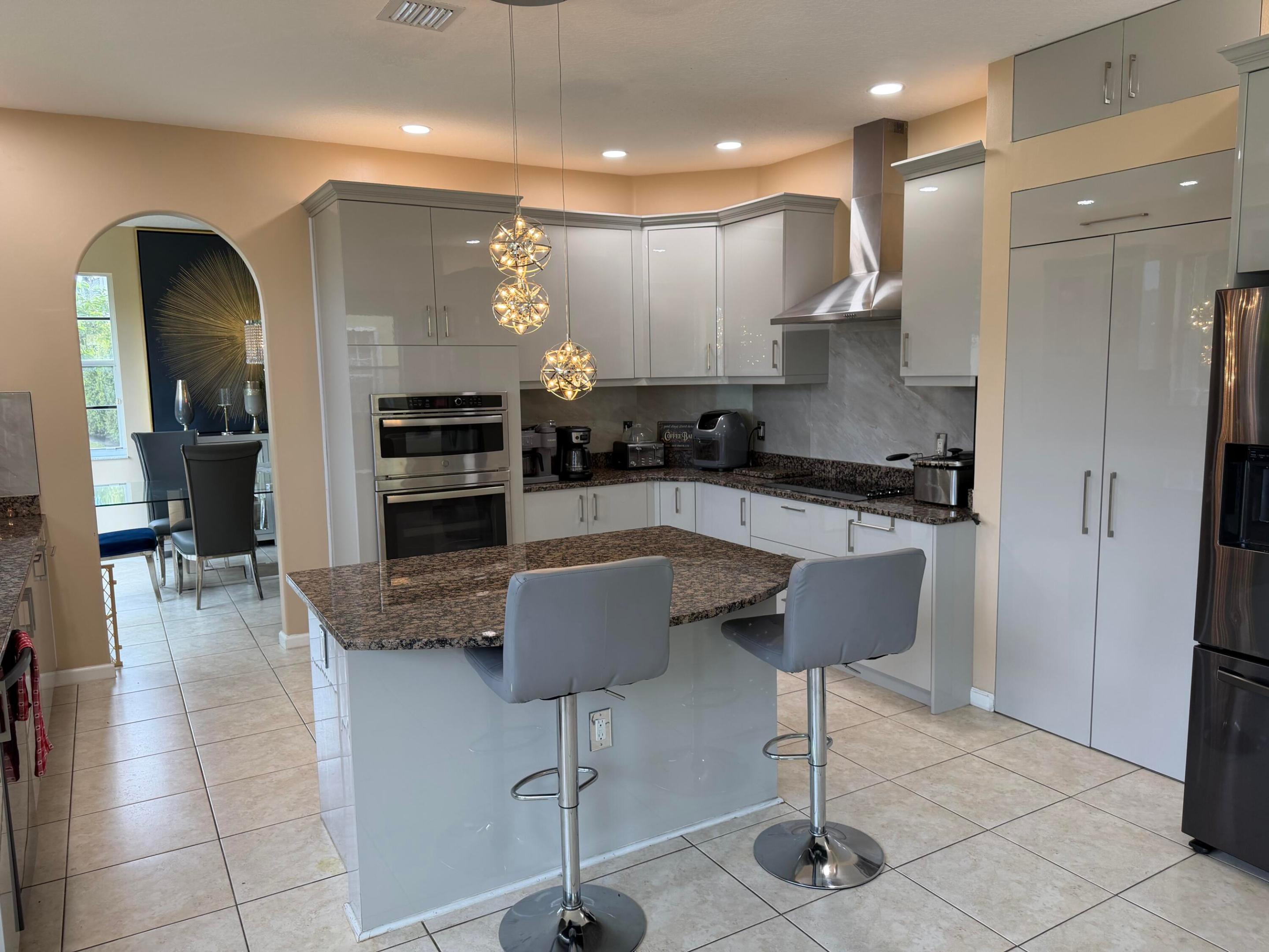 2243 RIDGEWOOD, Royal Palm Beach FL 33411