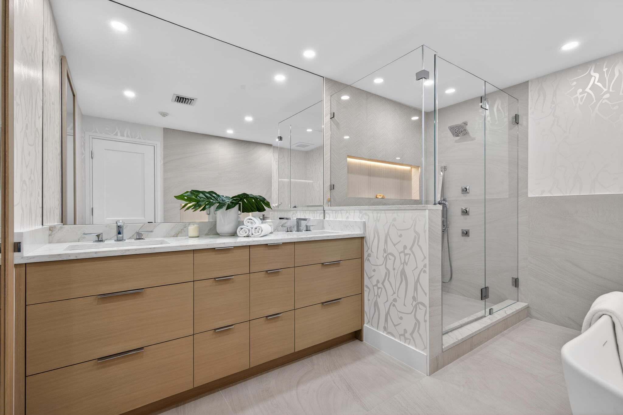 100 ROYAL PALM #D2, Palm Beach FL 33480