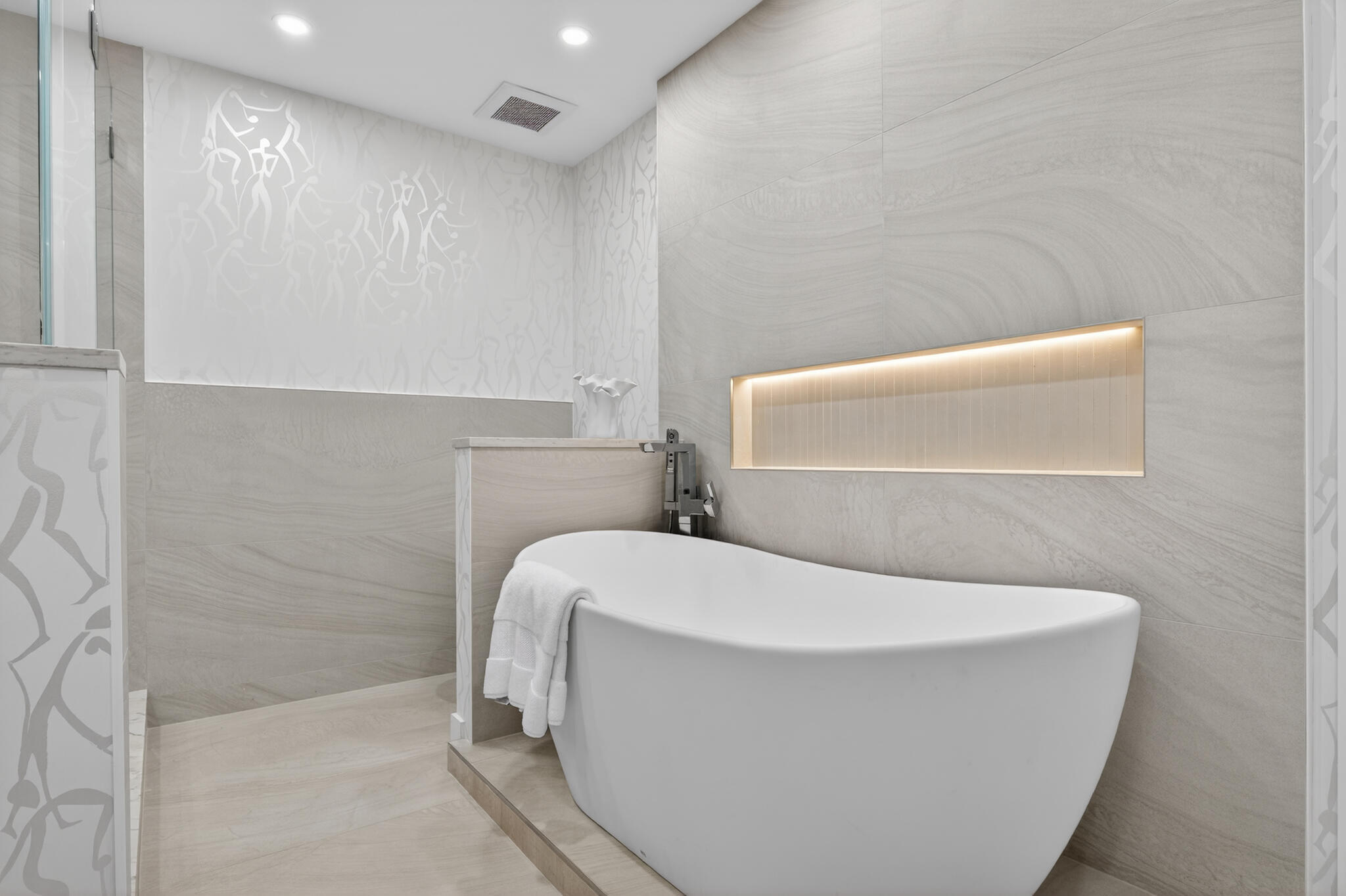 100 ROYAL PALM #D2, Palm Beach FL 33480