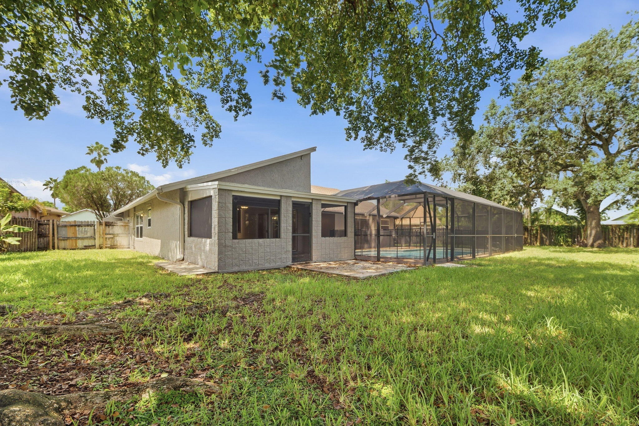 4790 NW 85th, Lauderhill FL 33351