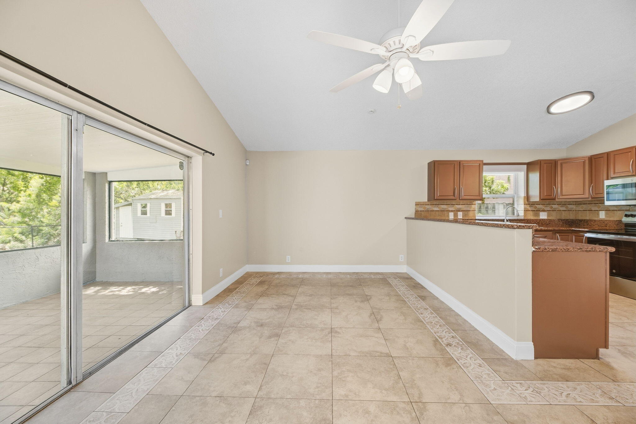 4790 NW 85th, Lauderhill FL 33351