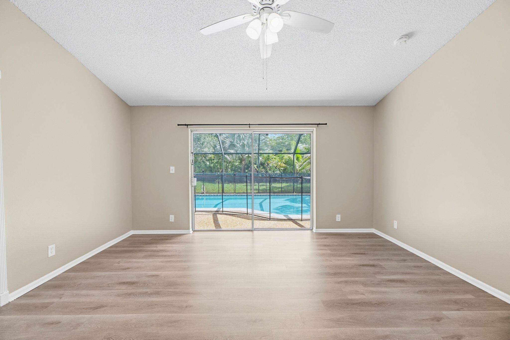4790 NW 85th, Lauderhill FL 33351