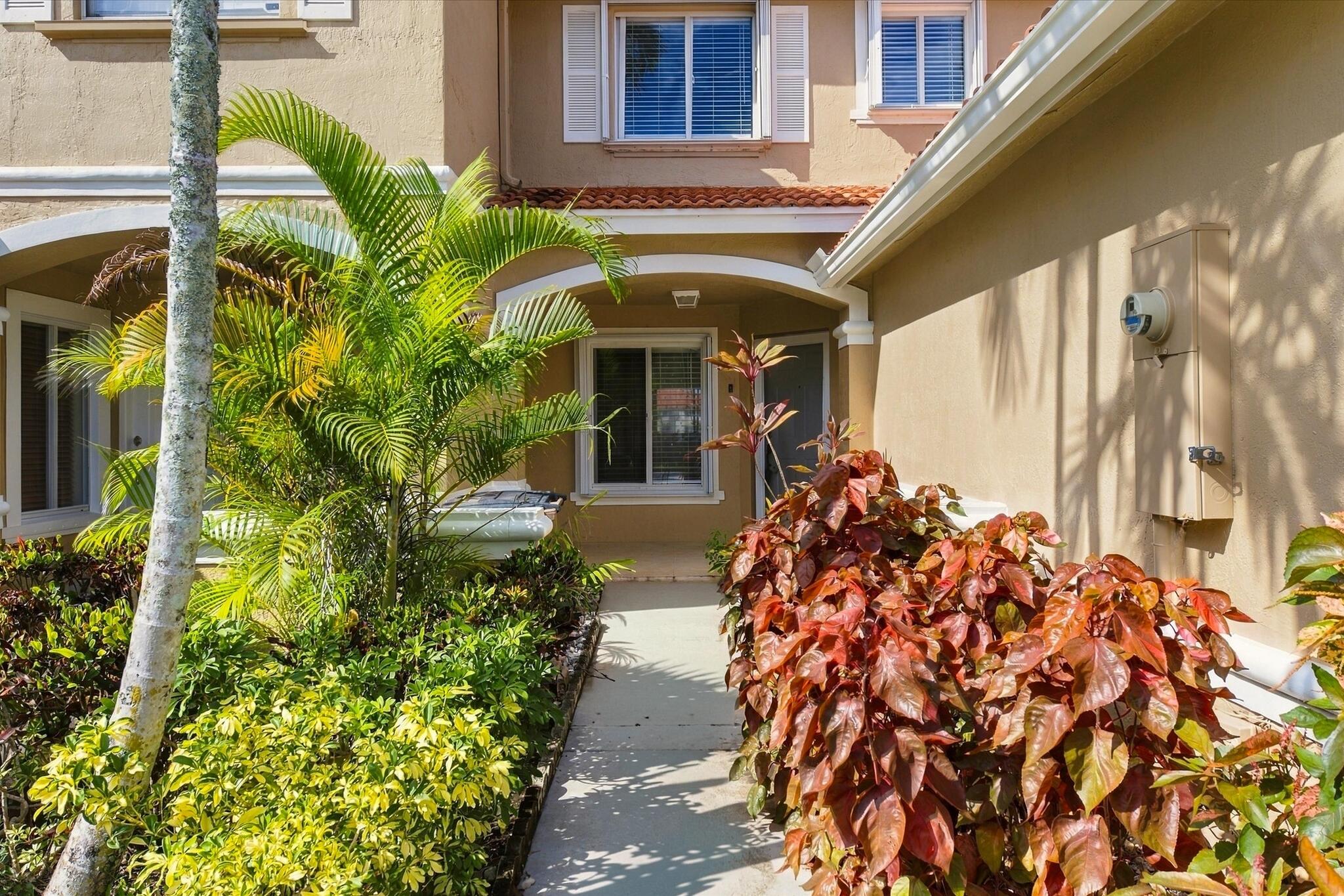 6215 EATON, West Palm Beach FL 33411
