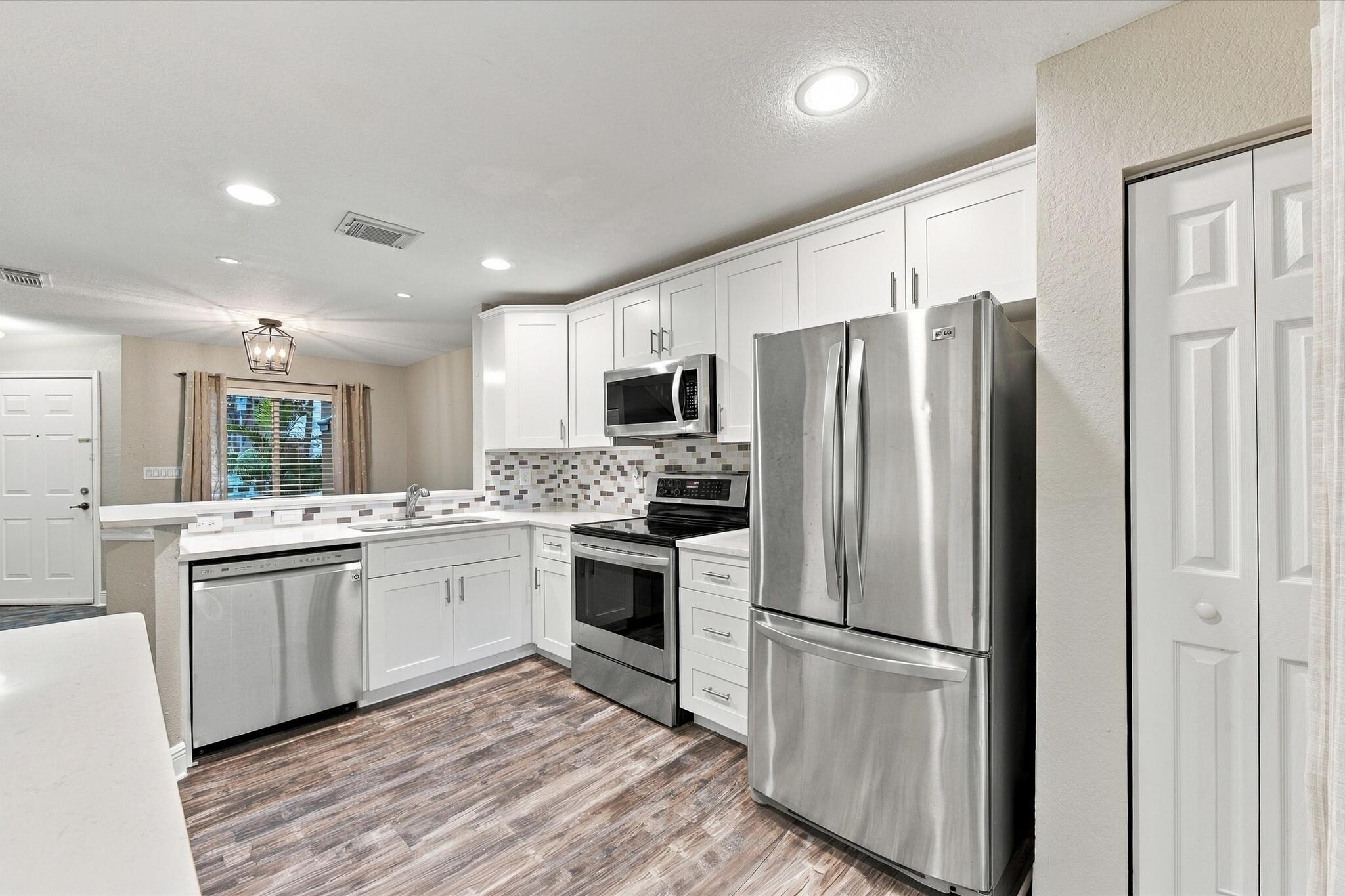 6215 EATON, West Palm Beach FL 33411