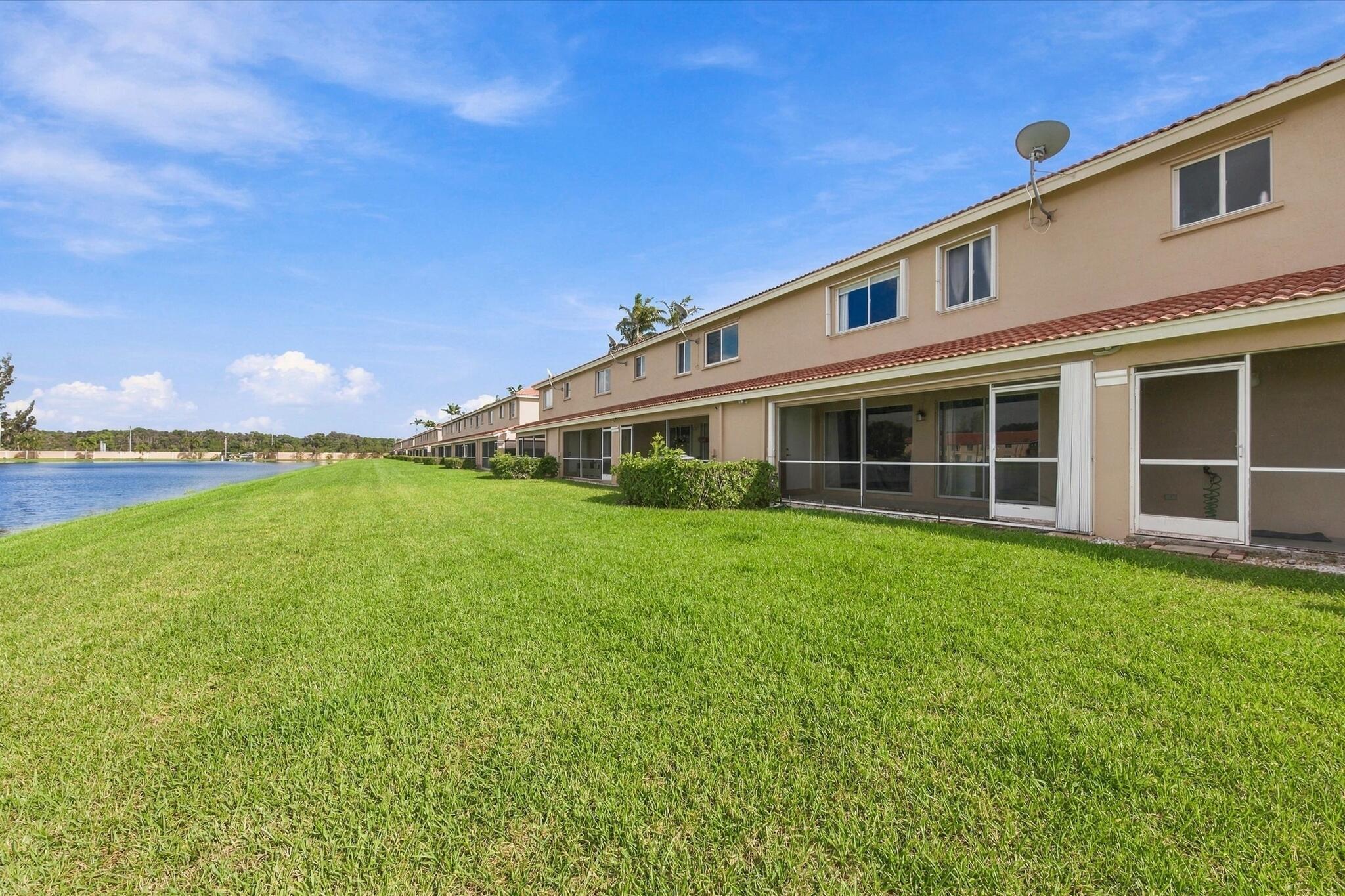6215 EATON, West Palm Beach FL 33411