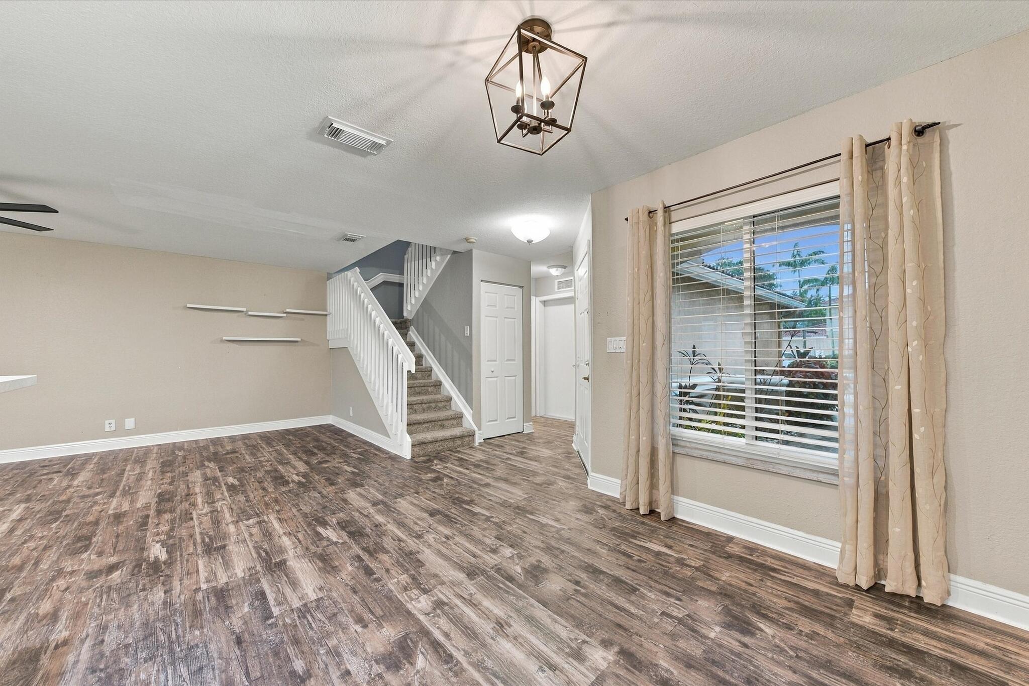 6215 EATON, West Palm Beach FL 33411
