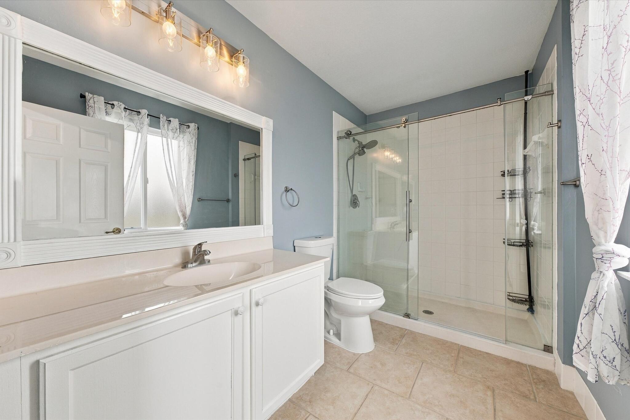 6215 EATON, West Palm Beach FL 33411