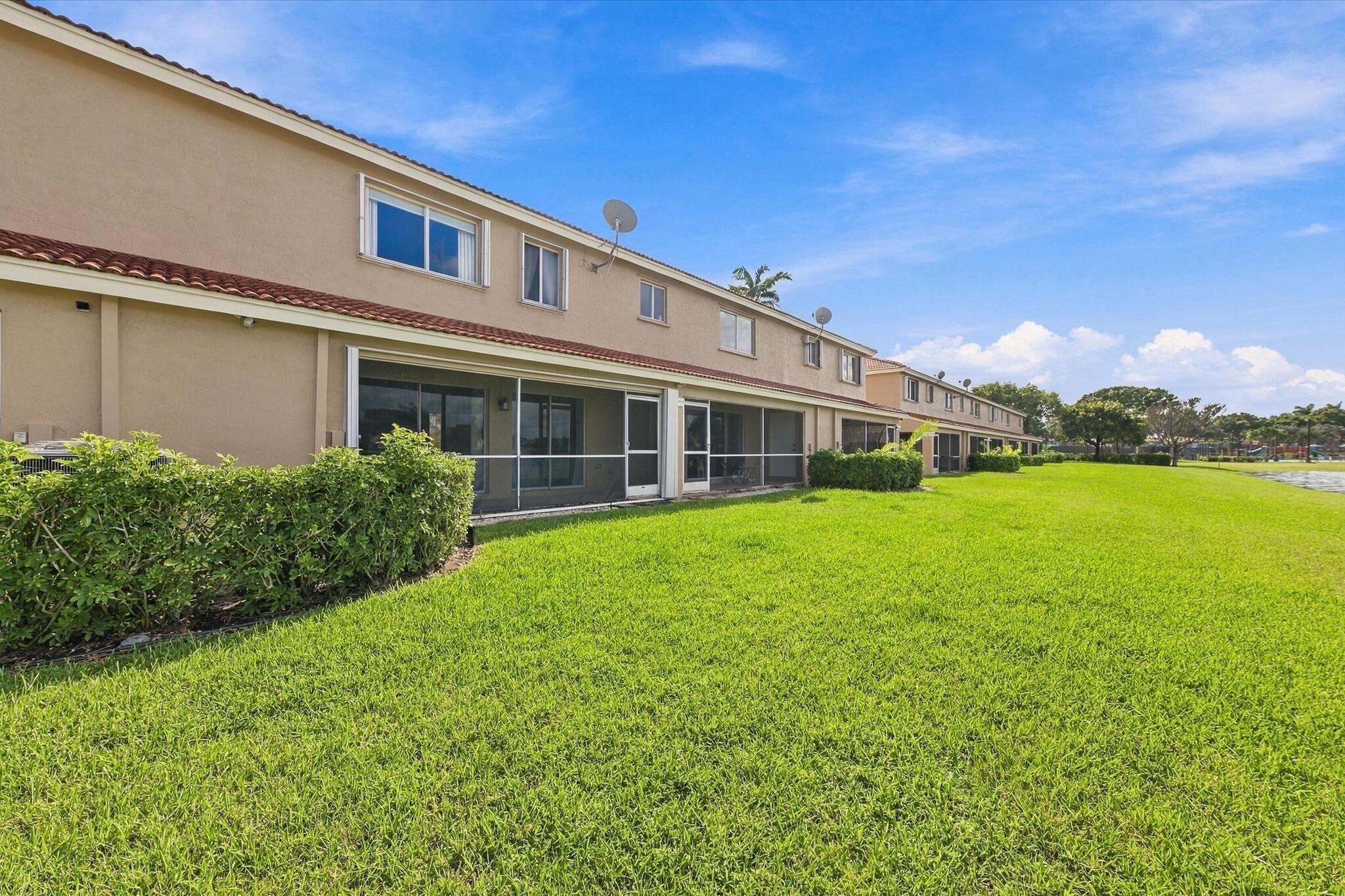 6215 EATON, West Palm Beach FL 33411