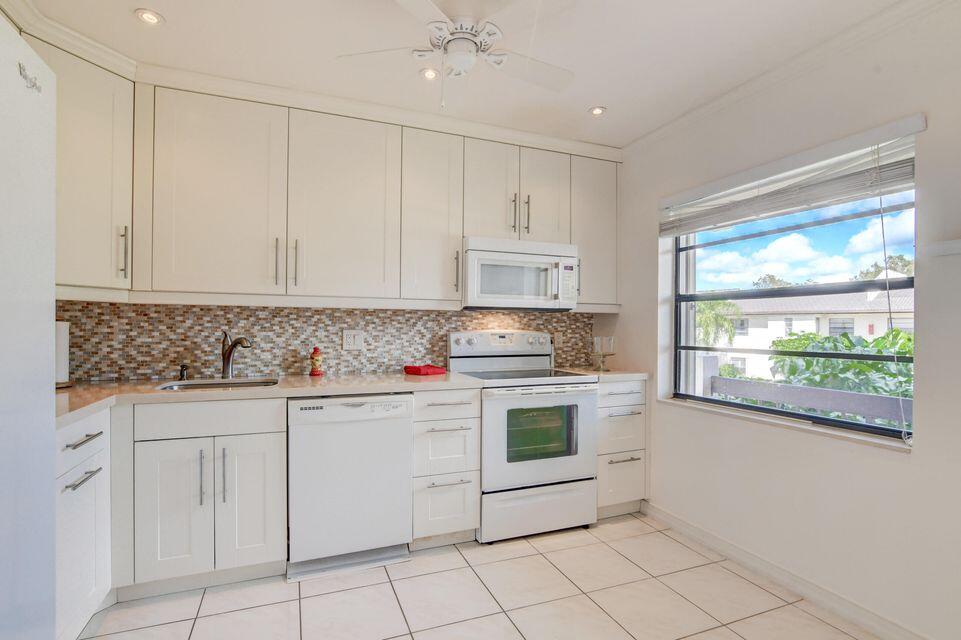 7911 Eastlake #H, Boca Raton FL 33433
